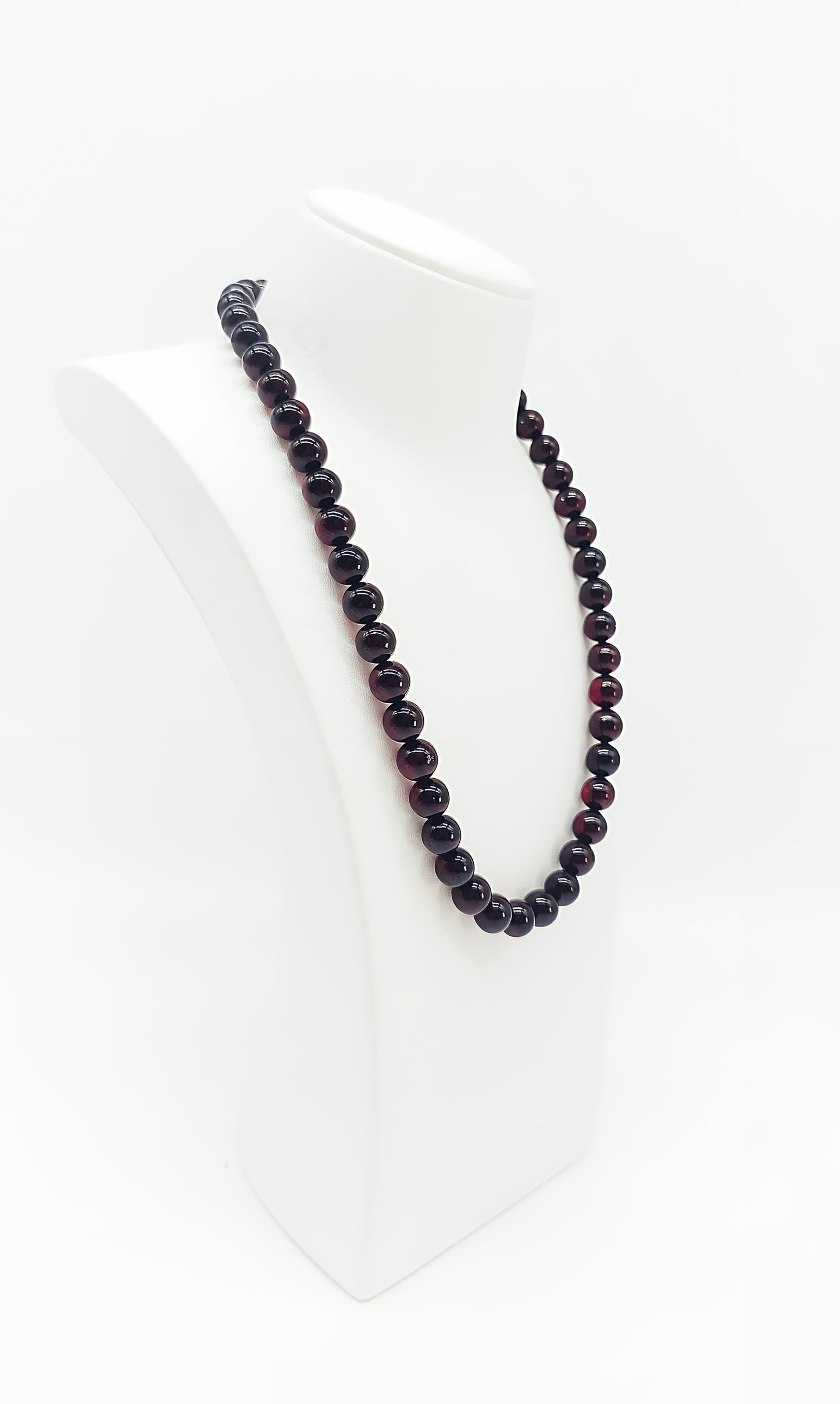 Zeitlose Eleganz in tiefem Schwarz
