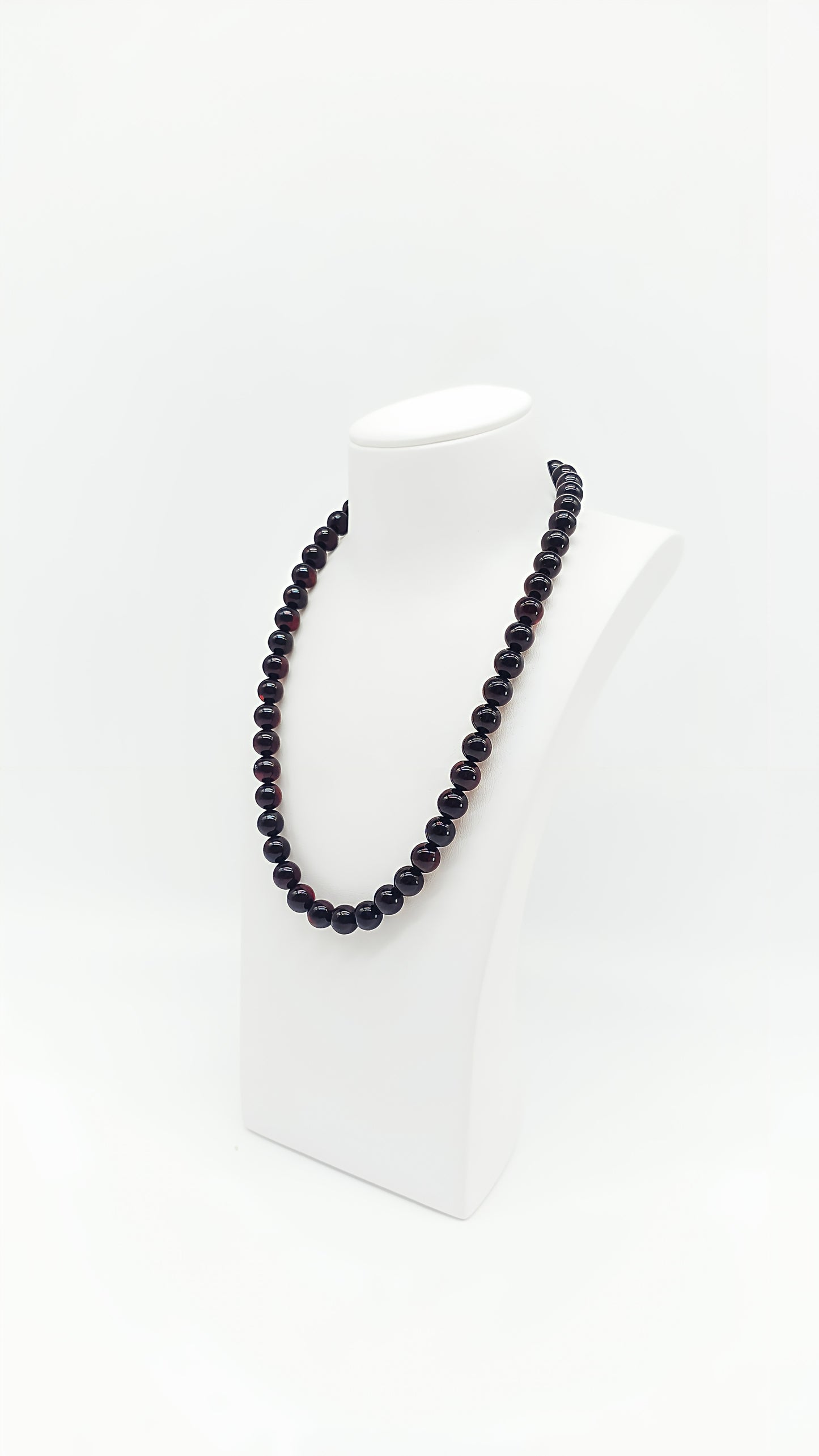 Zeitlose Eleganz in tiefem Schwarz