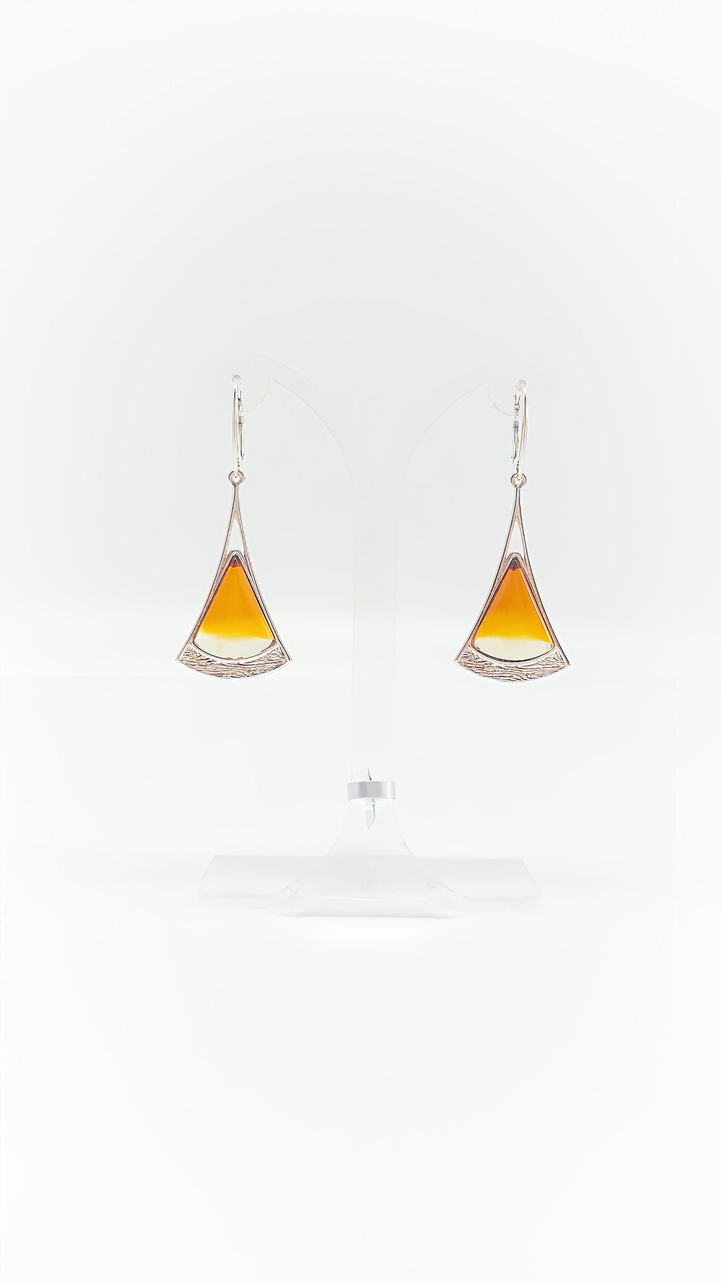 Ambre en forme parfaite : boucles d'oreilles en argent 925