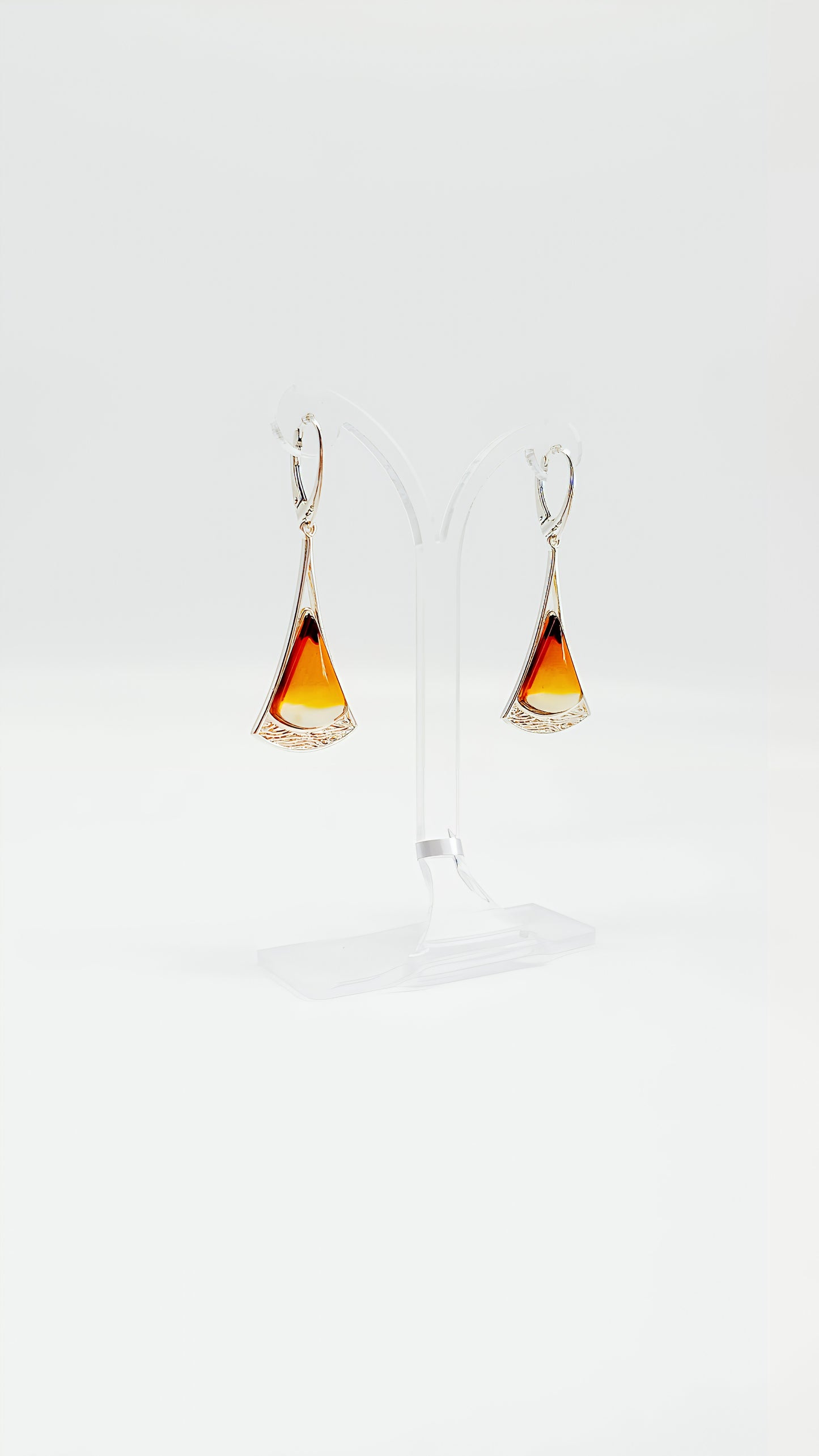 Ambre en forme parfaite : boucles d'oreilles en argent 925