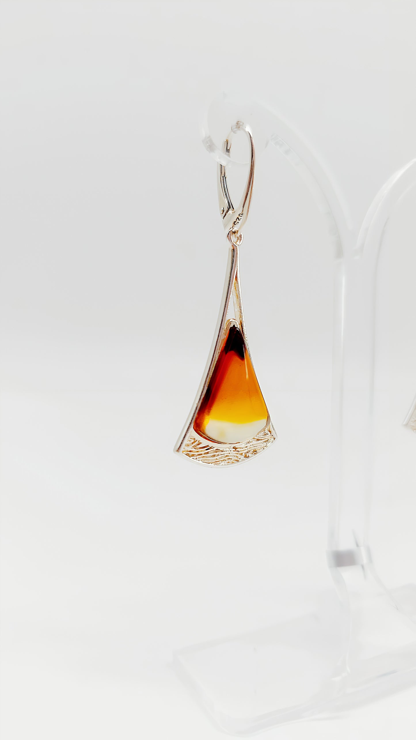 Ambre en forme parfaite : boucles d'oreilles en argent 925