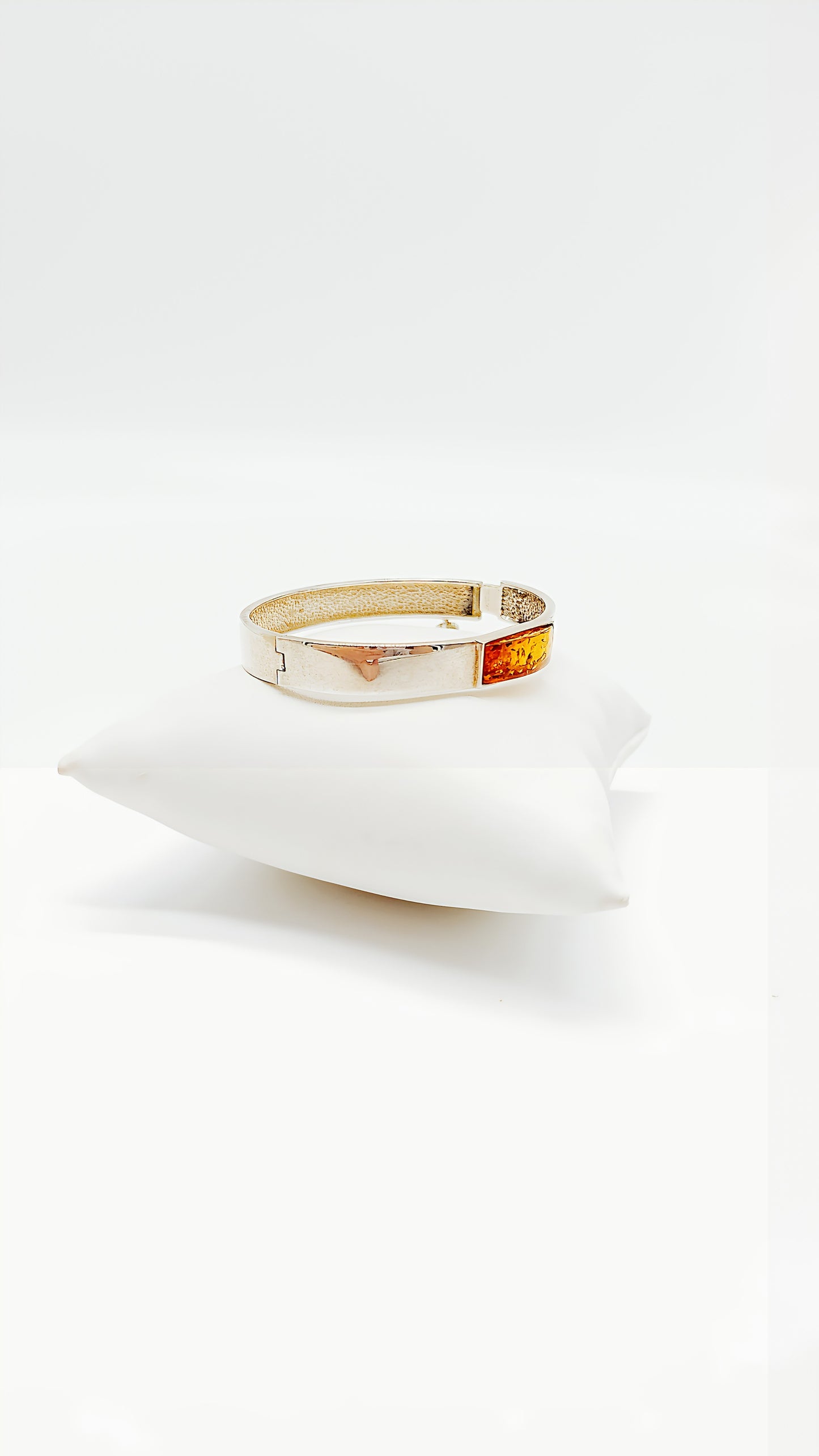 Zilveren armband met barnsteen – Een vleugje luxe
