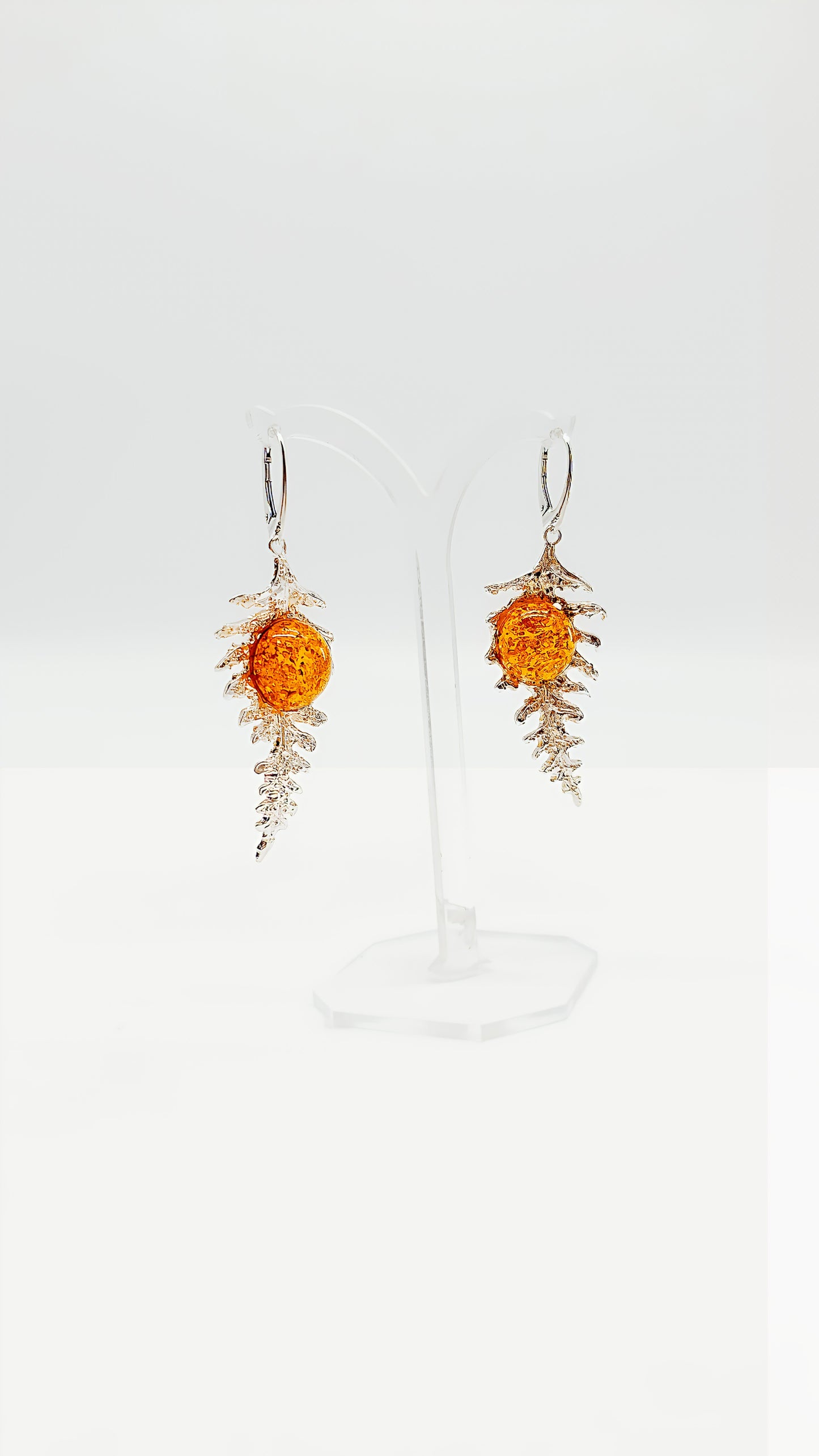 Amber magic in leaf design