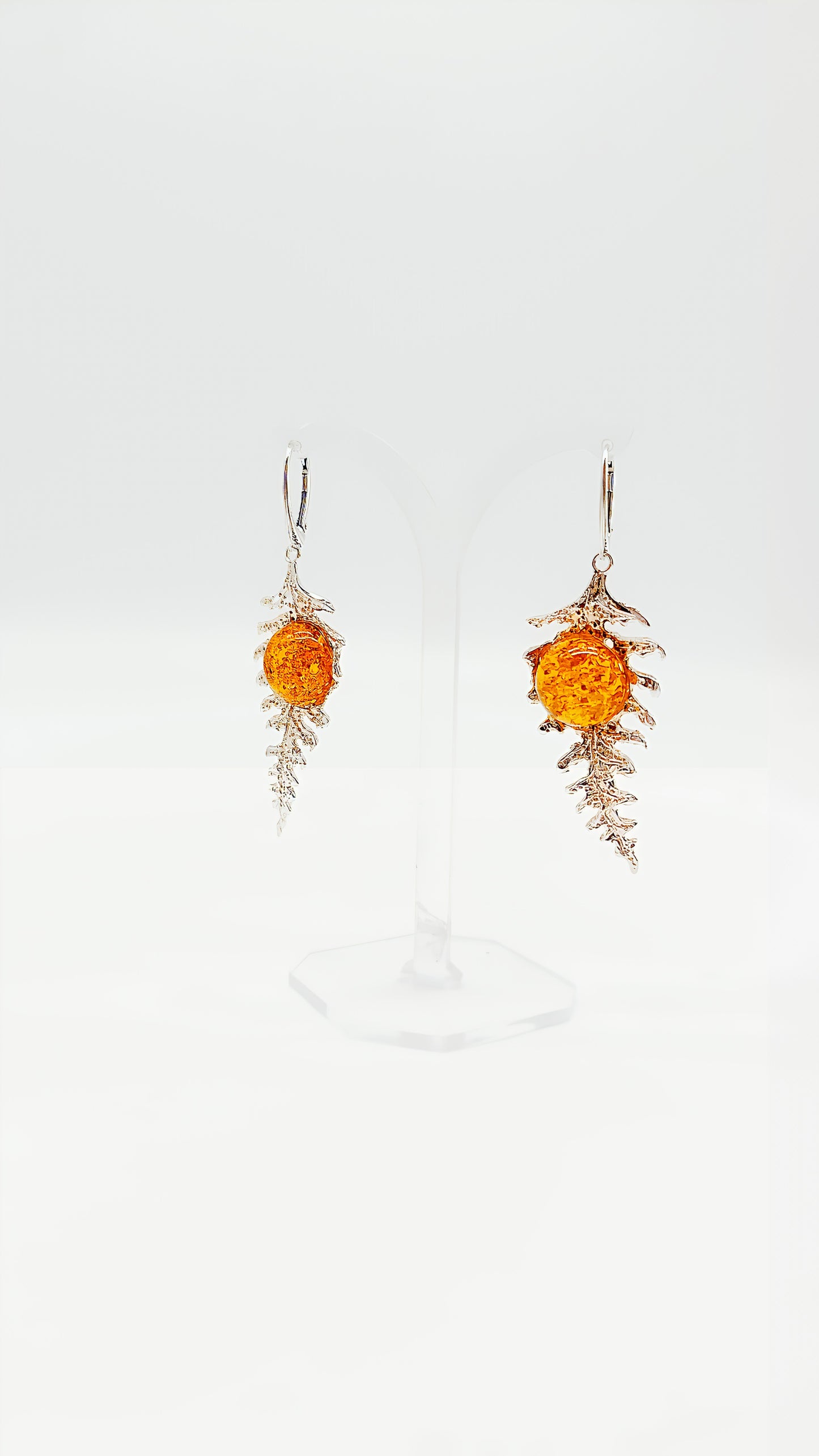Amber magic in leaf design