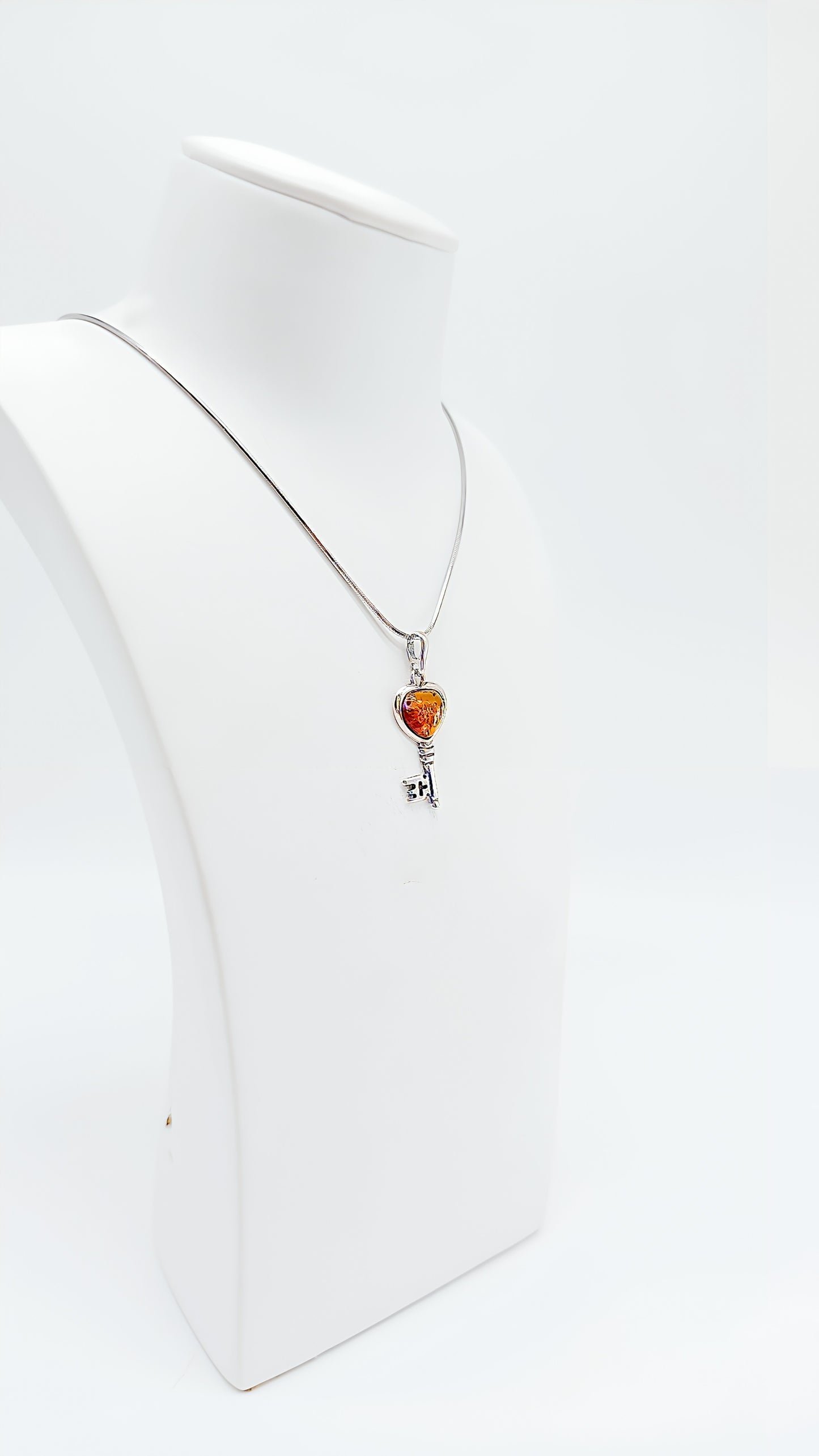 Sleutel tot liefde: Barnstenen hanger