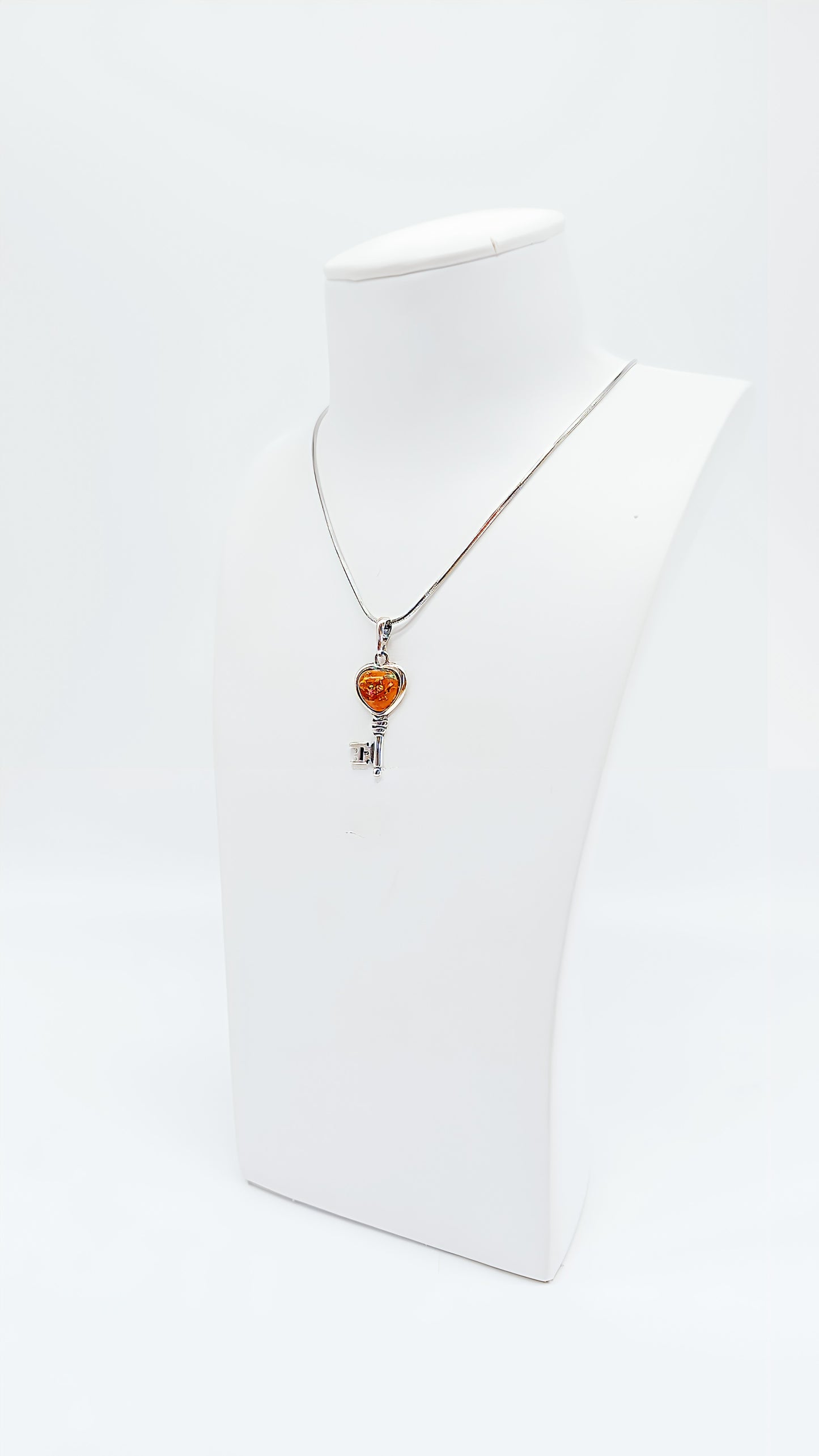 Sleutel tot liefde: Barnstenen hanger