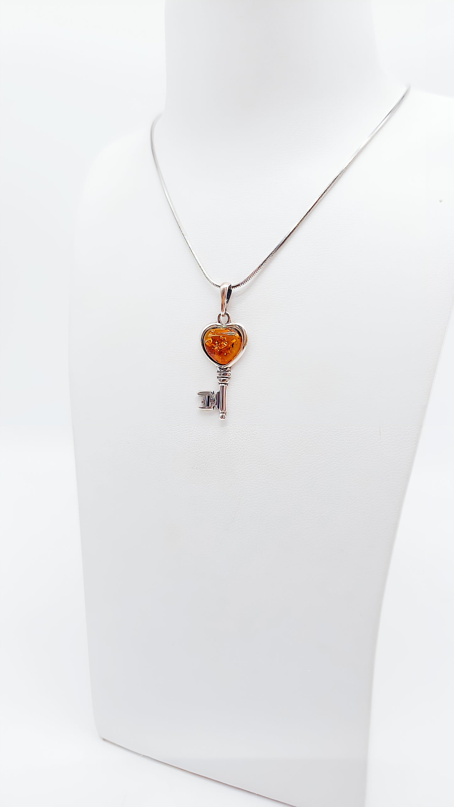 Sleutel tot liefde: Barnstenen hanger