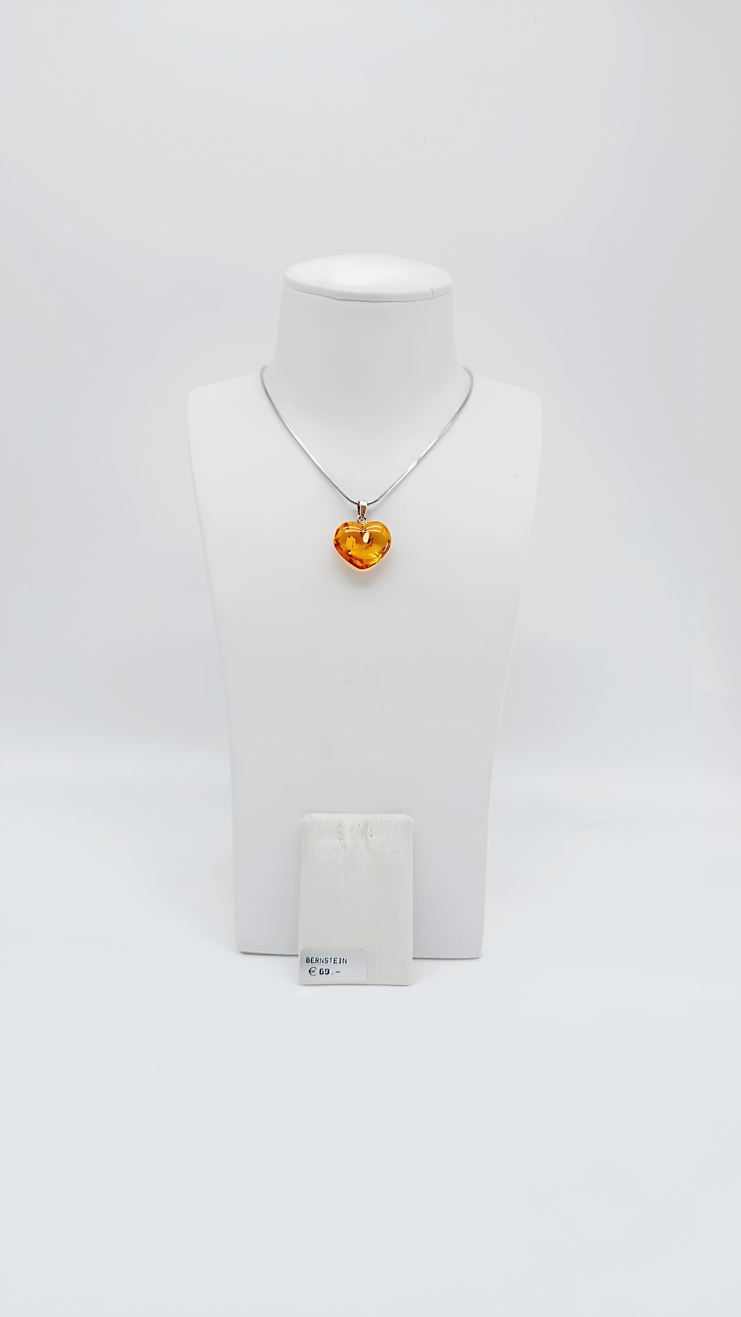 Un cœur pour elle – pendentif en ambre