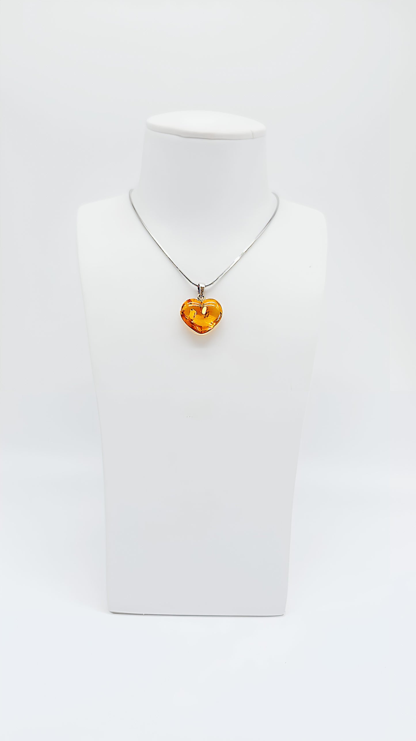 Un cœur pour elle – pendentif en ambre