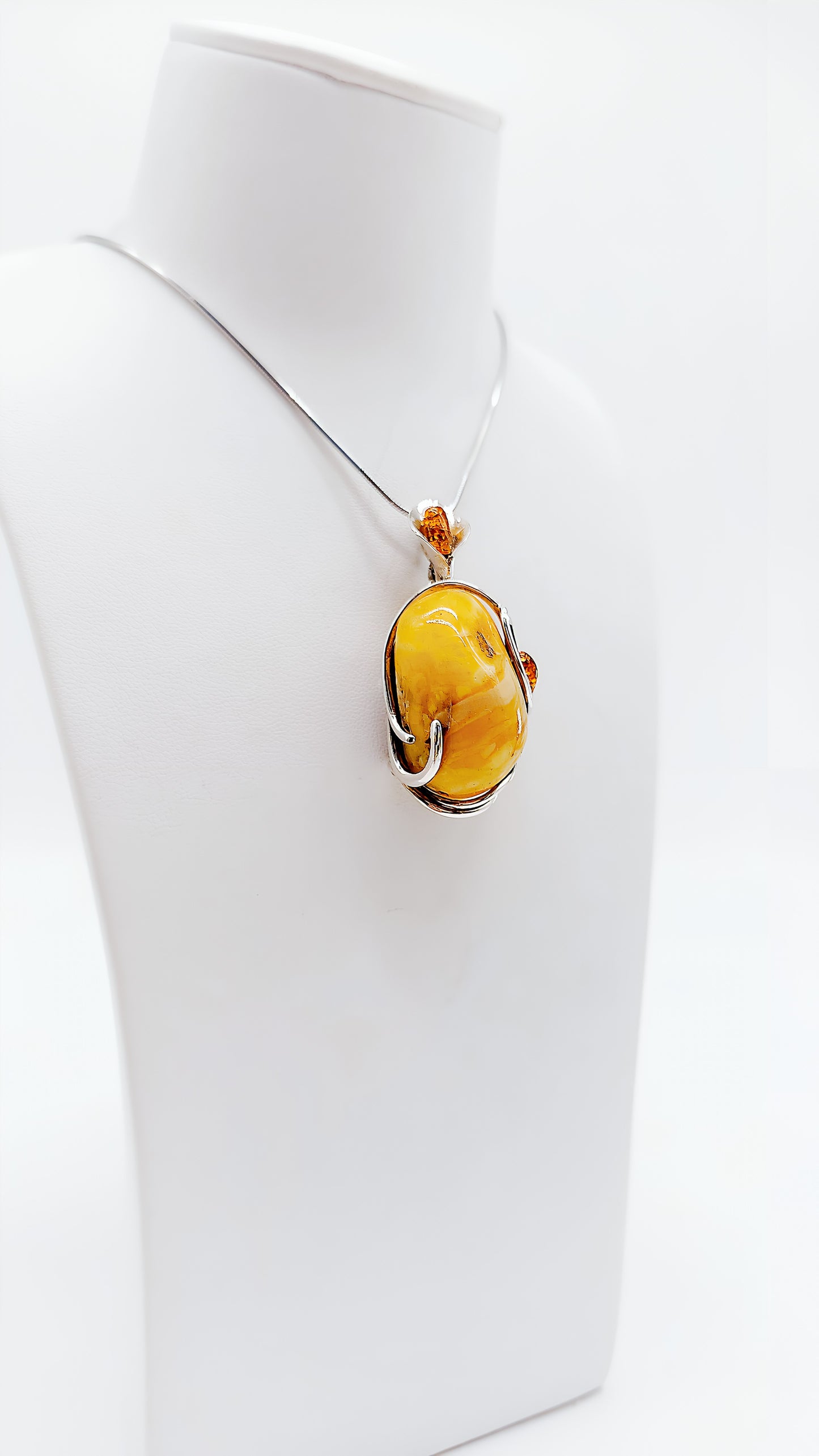 Wild Amber Heart: Unique Expression