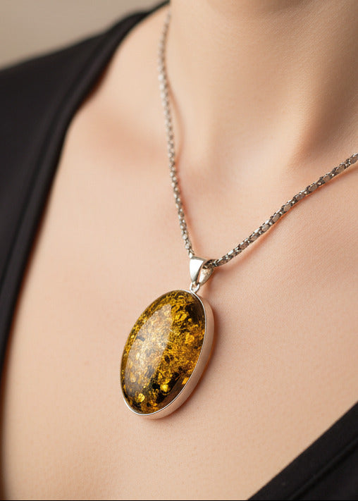 Golden-green amber – elegant necklace in silver