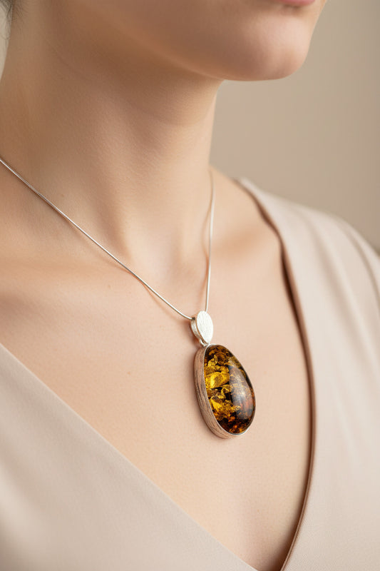 Gemstone jewelry with fascinating gold inclusions
