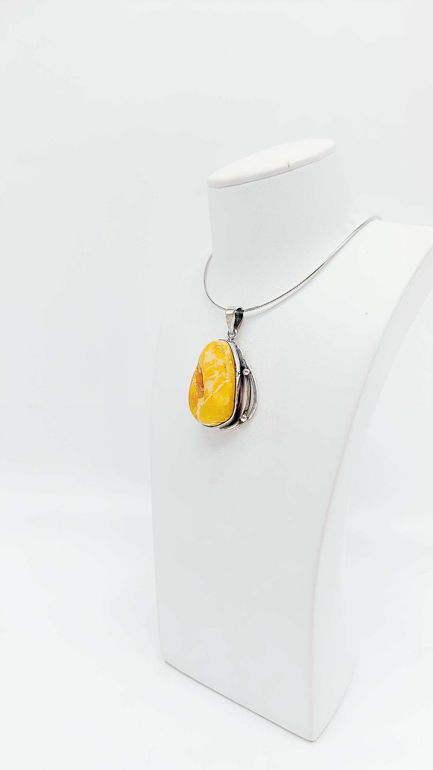 Tropfenförmiger Naturbernstein Schmuck für Damen