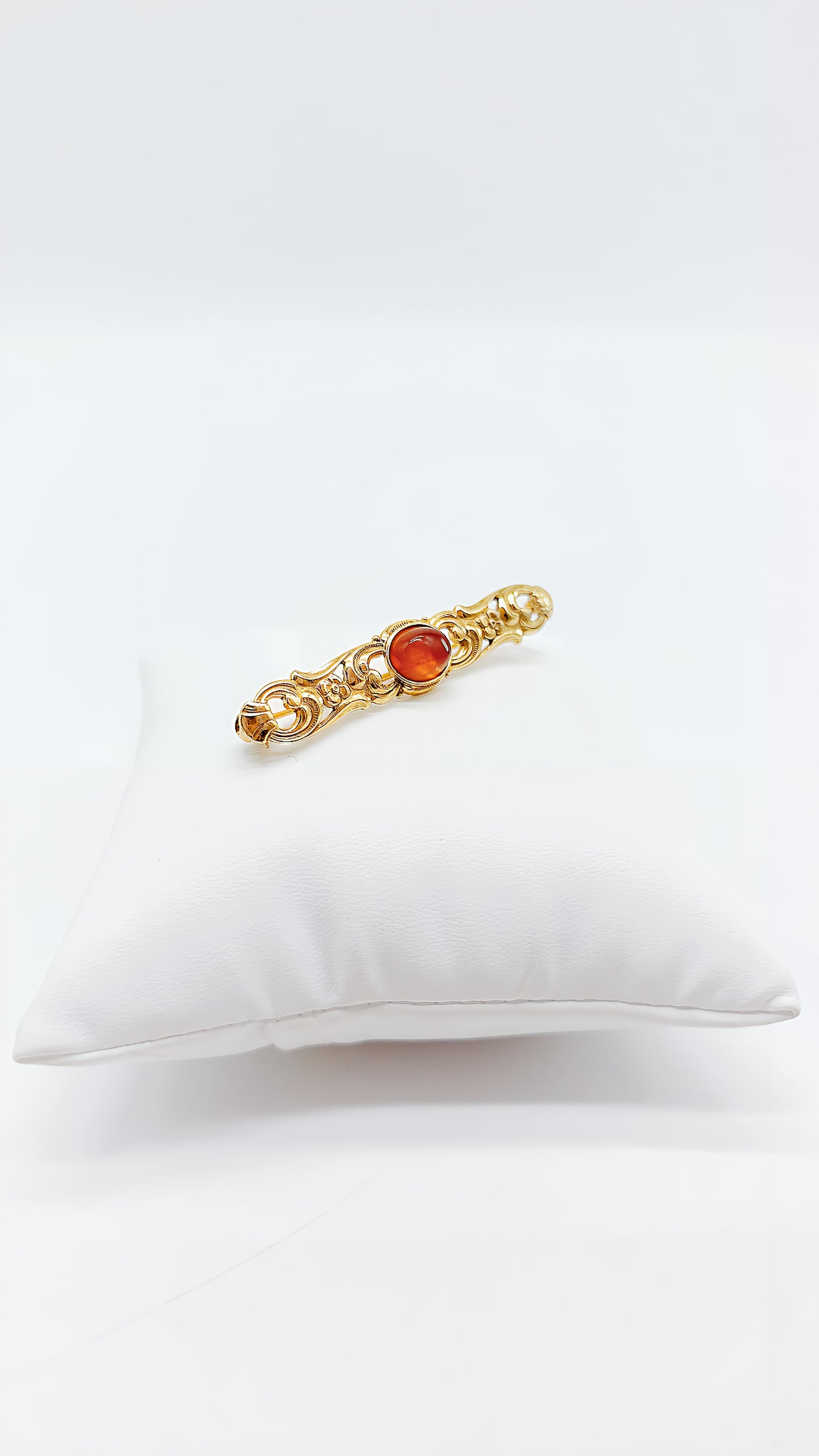 Vintage-inspirierte Brosche – Warmer Bernstein & vergoldetes Silber
