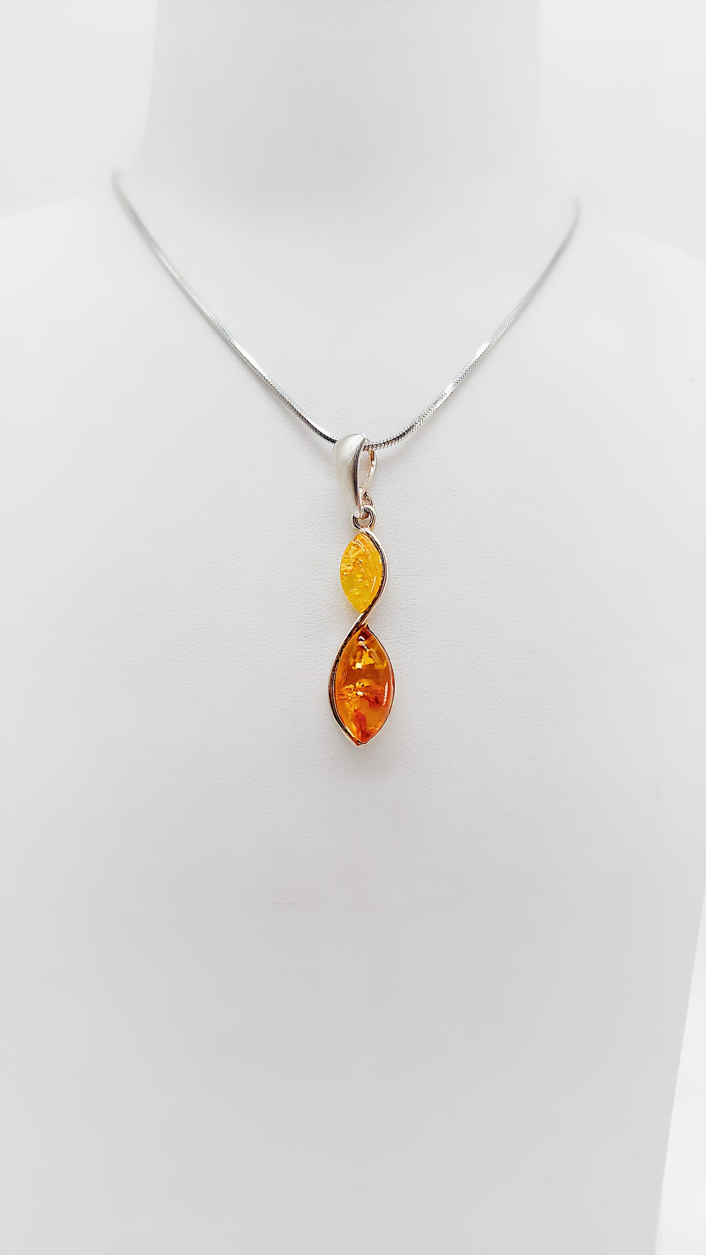 Duo d'ambre au design fluide