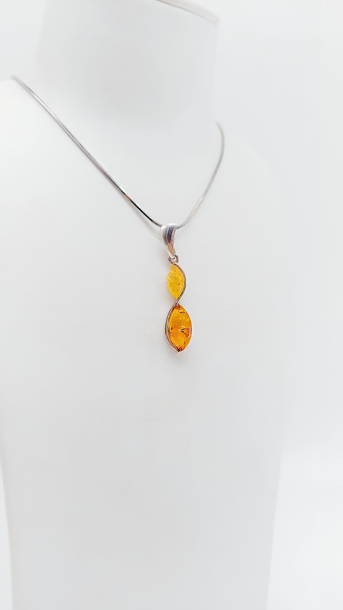 Duo d'ambre au design fluide