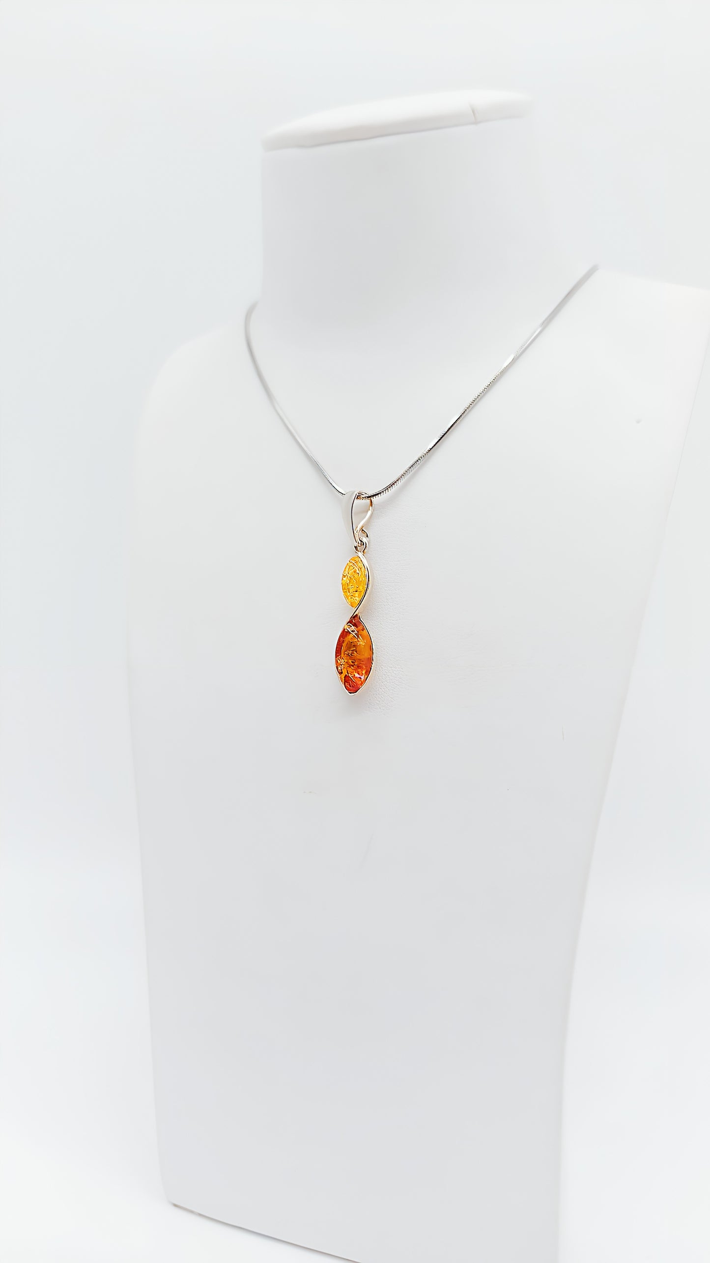 Duo d'ambre au design fluide