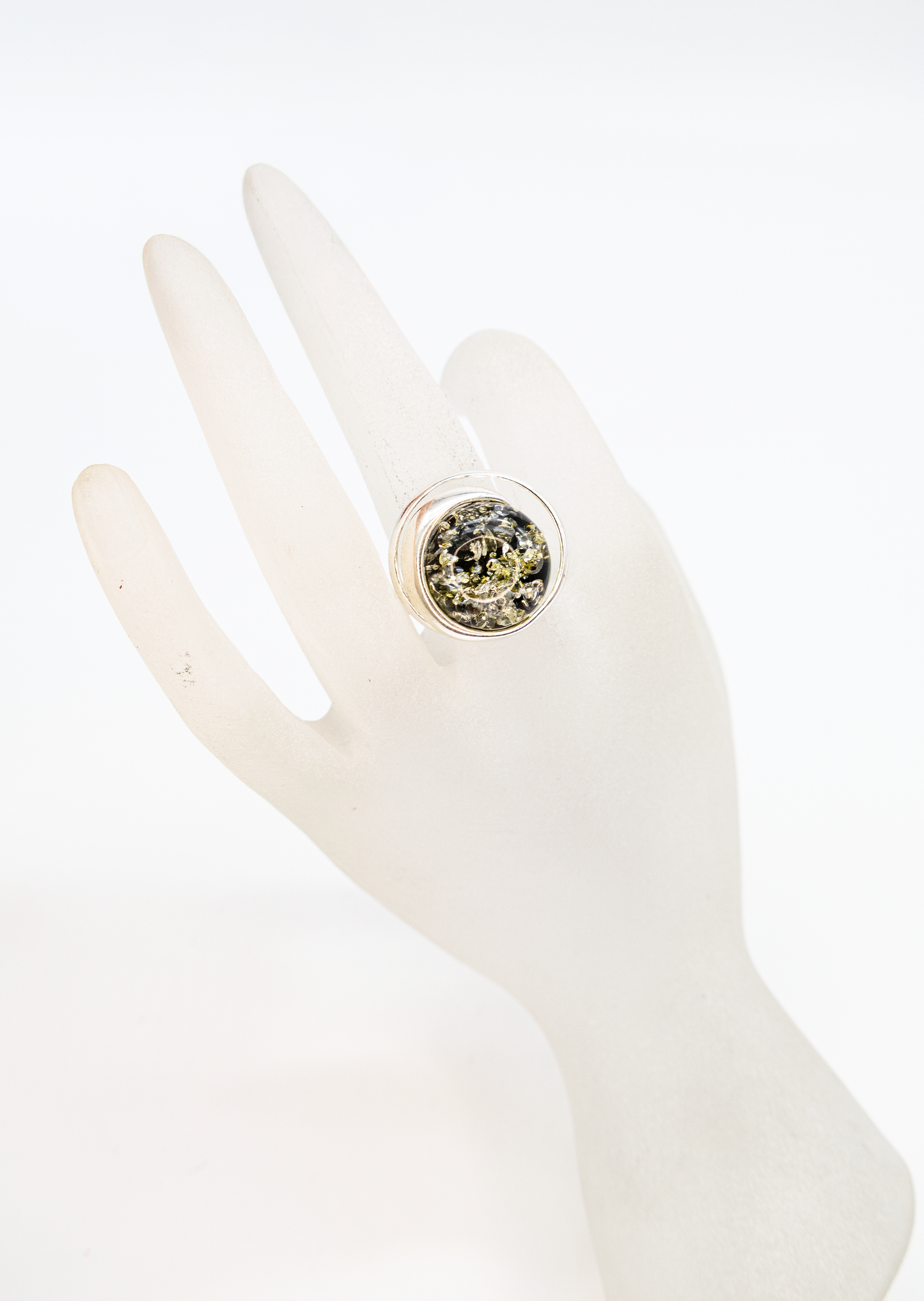 Rund gefasster Bernsteinring in Silber – Schmuck Geschenkidee
