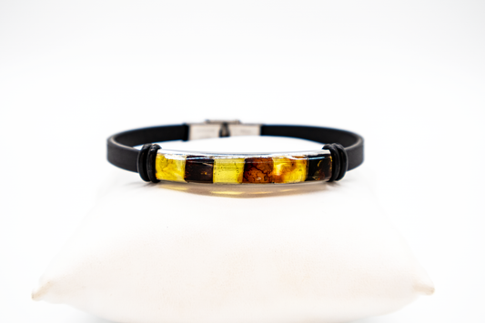 Unisex leather &amp; amber bracelet – a modern piece of jewelry