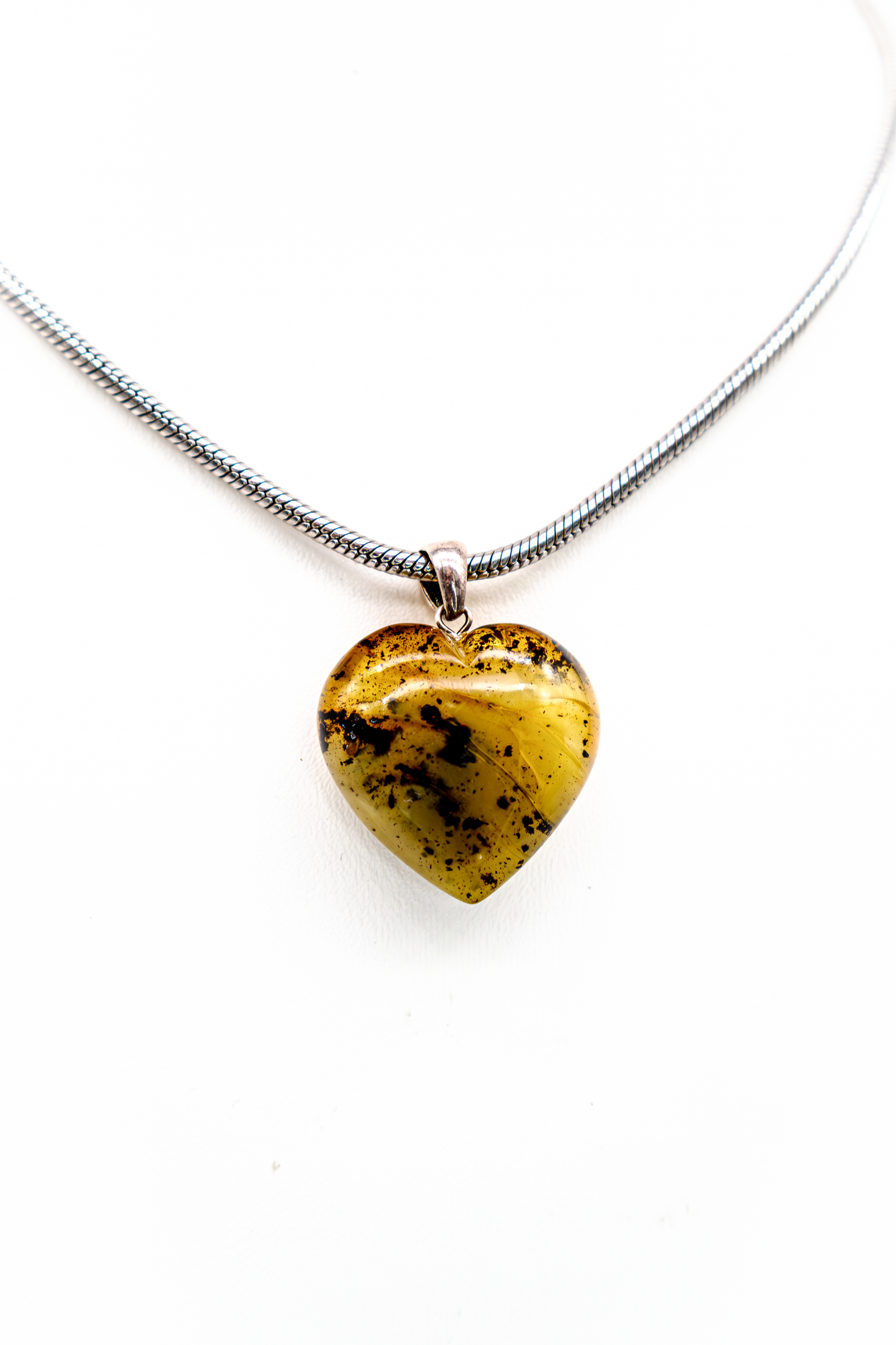 Bernsteinherz Anhänger – Handarbeit in 925 Silber