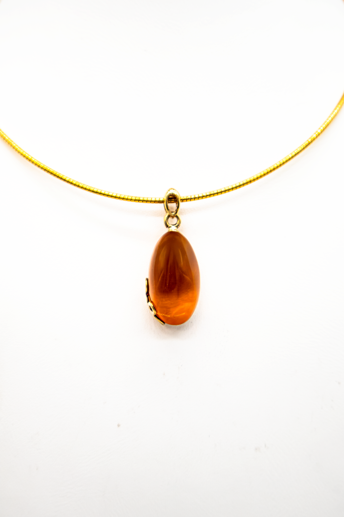 Bernstein Schmuck  Anhänger mit vergoldete Akzente