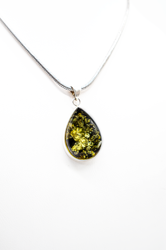 Premium Bernstein Anhänger  Grüner Schimmer, Unikat