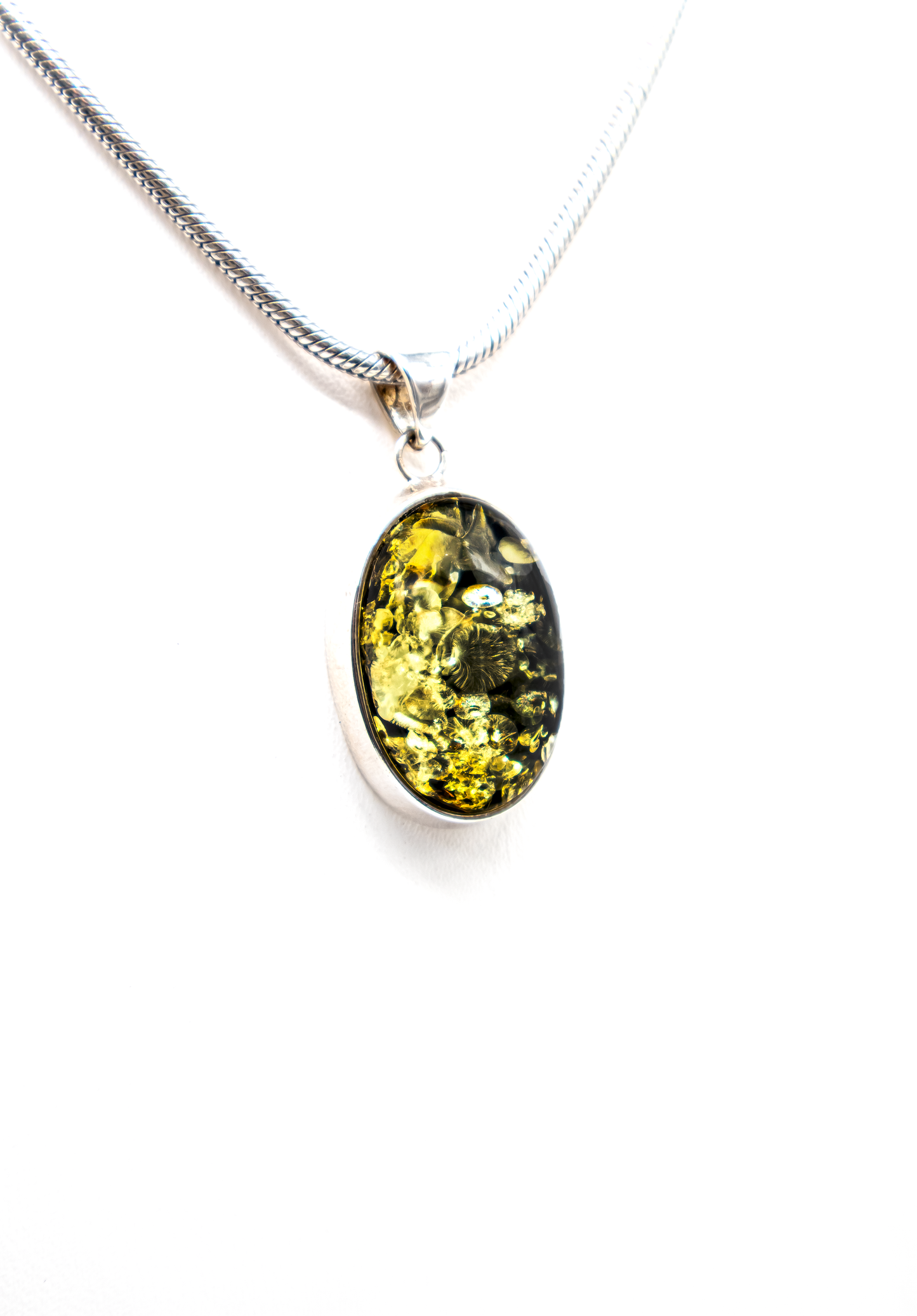 Grüner Bernstein Unikat – edler Anhänger in Silber