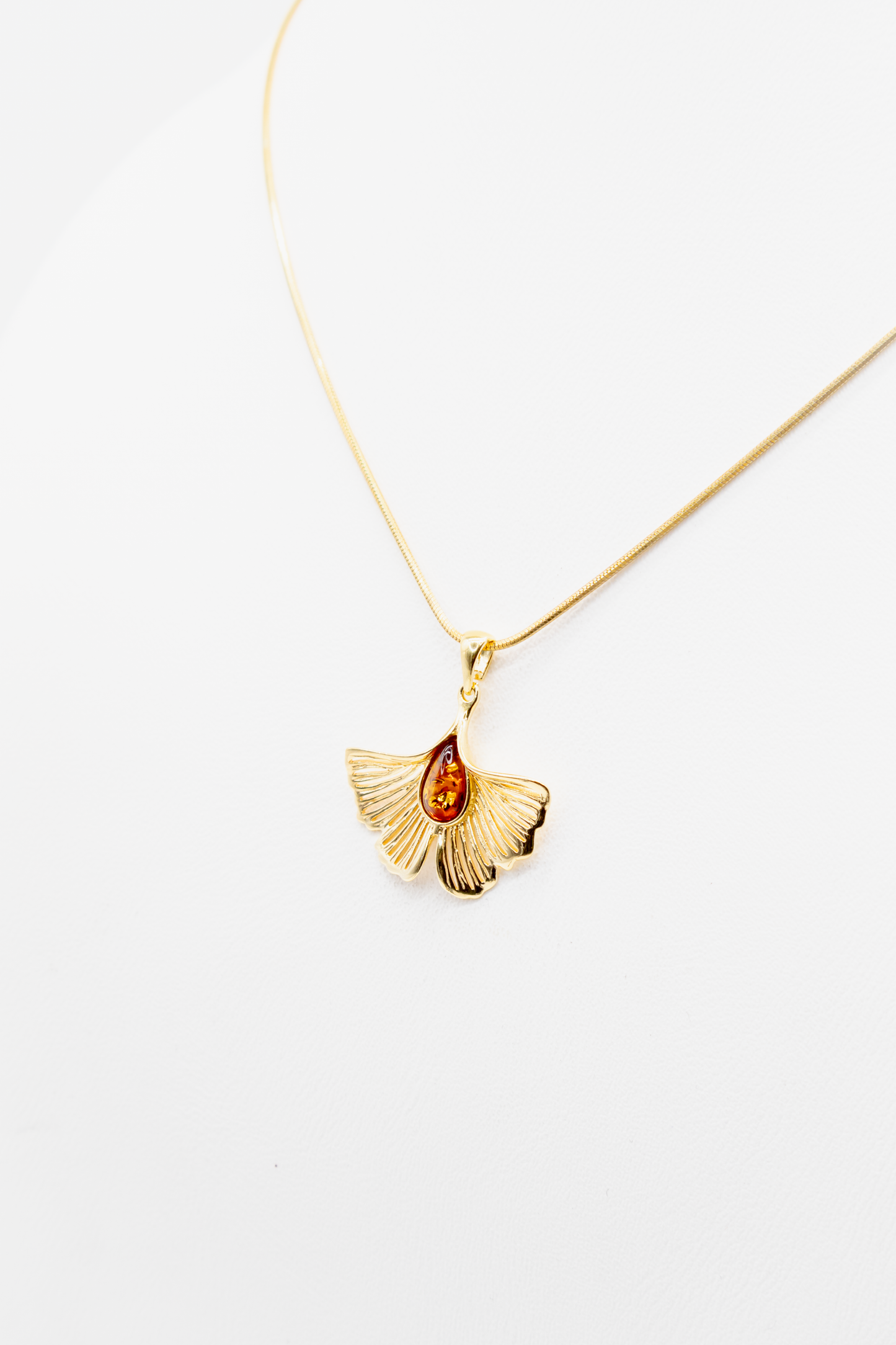 Ginkgo Design Anhänger Goldoptik