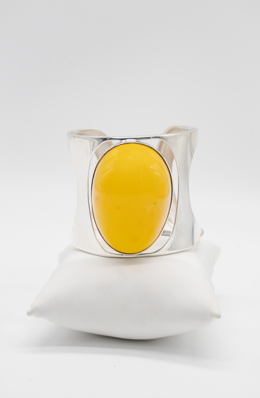 Moderner 925er Silberarmreif mit gelbem Bernstein