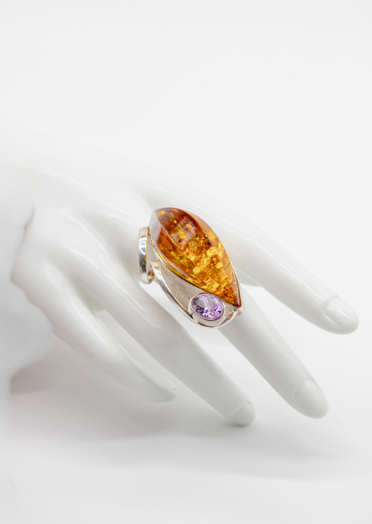 Exklusiver Silberring mit Bernstein und Amethyst