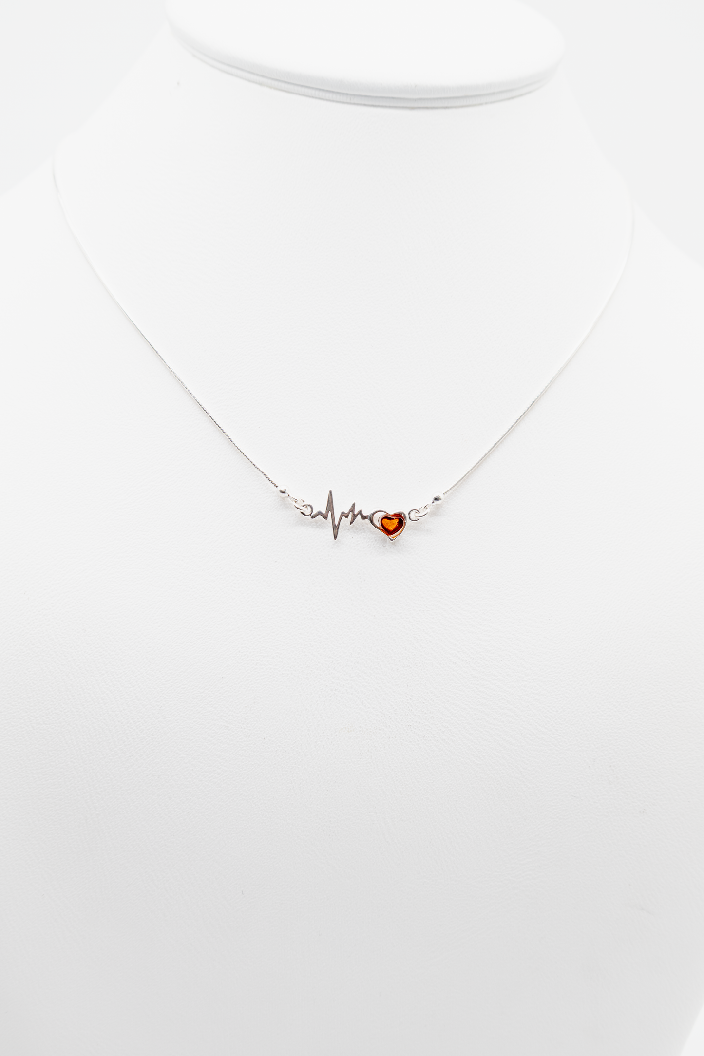 Liebesbeweis Kette: Herzschlag-Kurve mit Naturstein-Herz