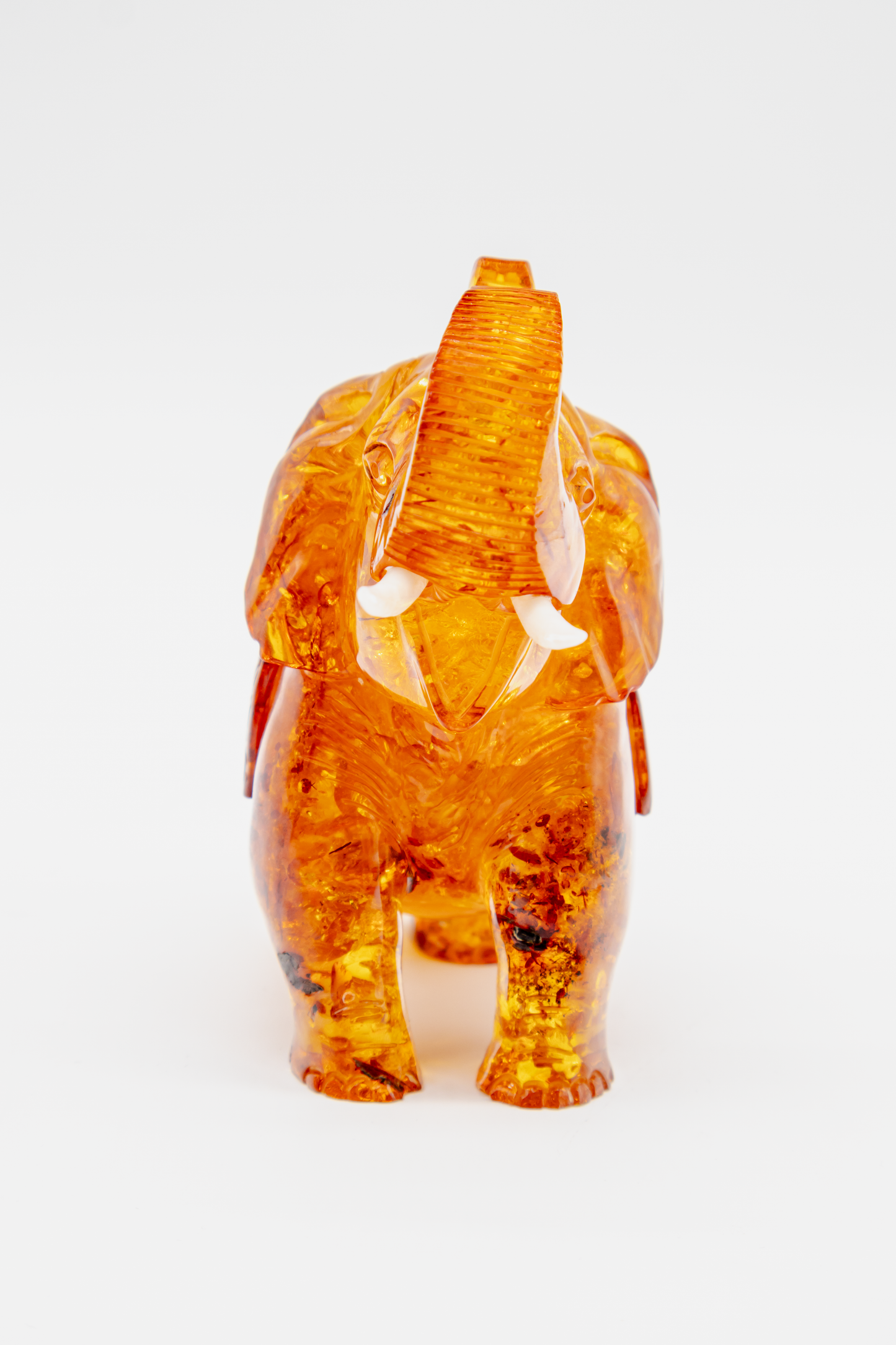 Unikat Elefant aus Bernstein – Stabilität für Zuhause