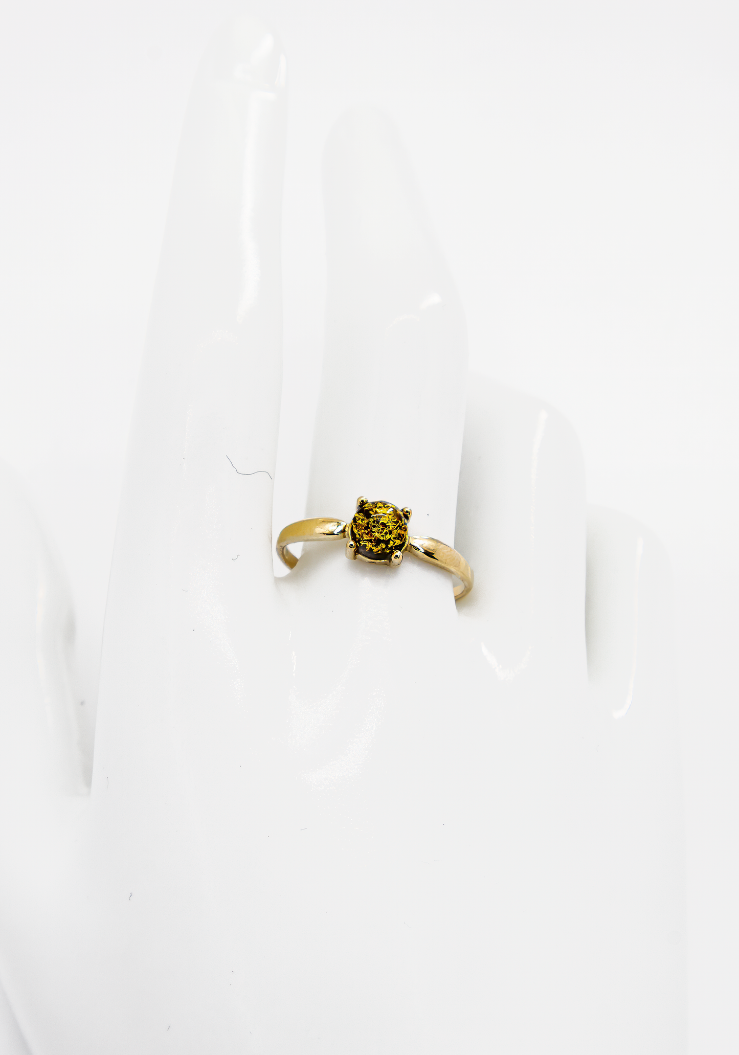 Vergoldeter Ring mit Bernstein – minimalistisches Design
