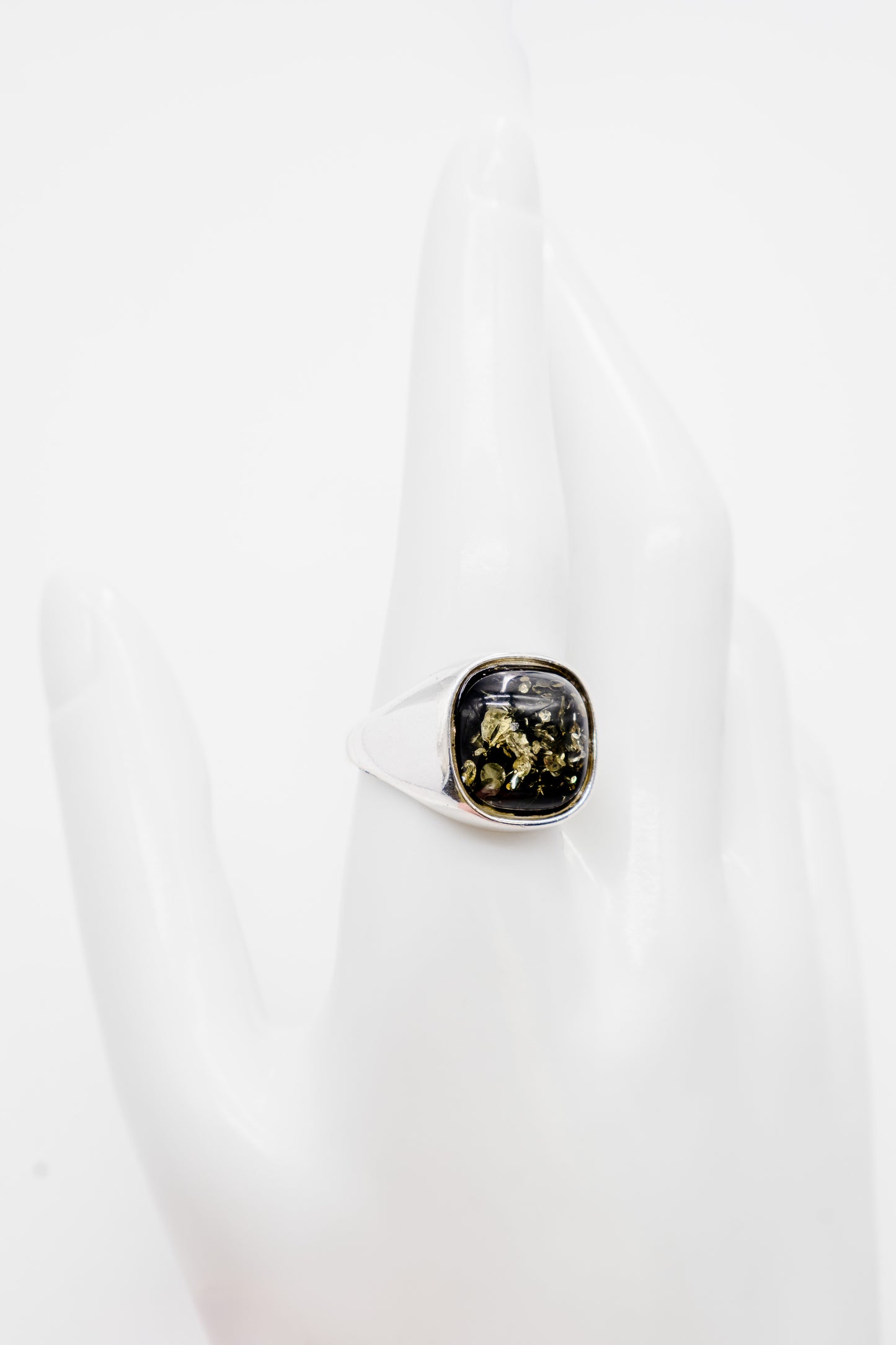 Statement Herrenring mit grünem Bernstein – 925 Silber