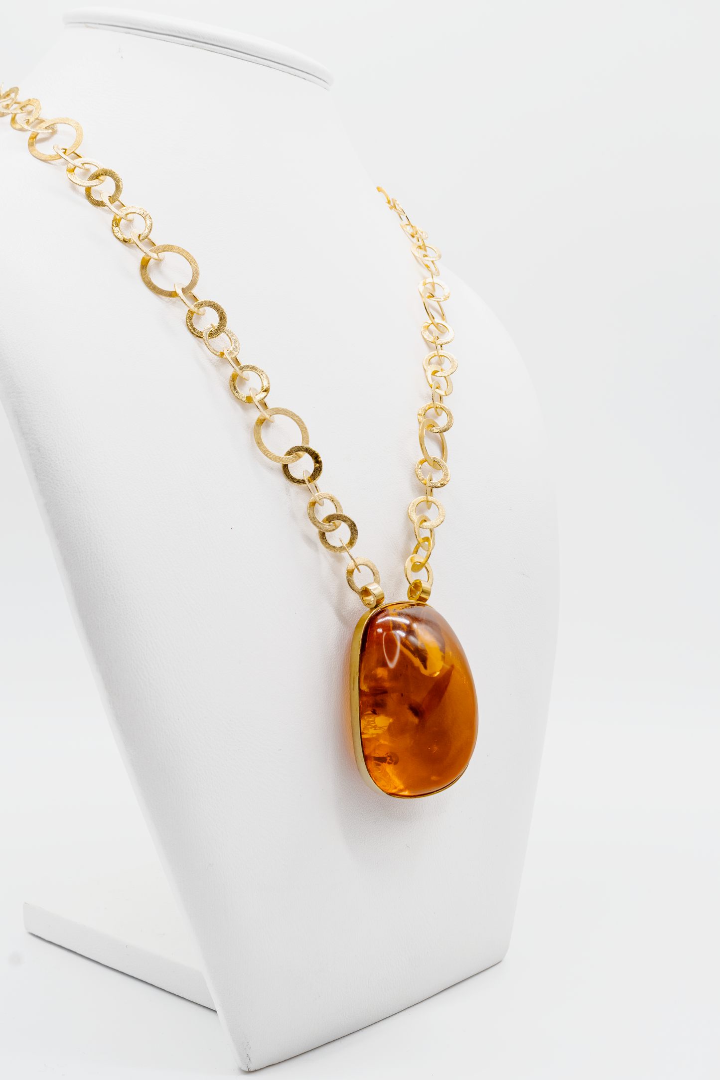 Gold-plated amber pendant with a 925 sterling silver chain – unique piece