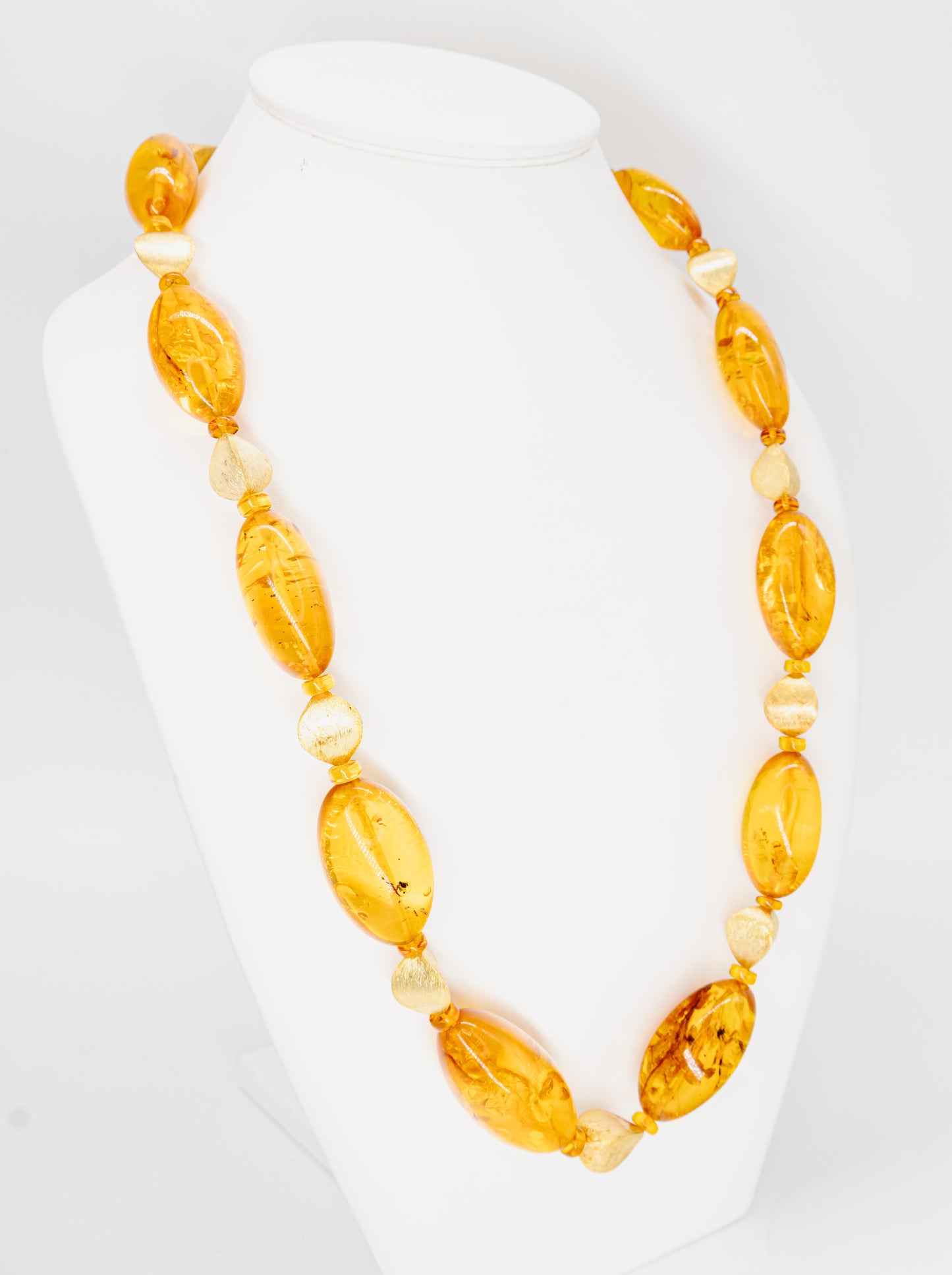 Naturgelbe Bernstein Kette – stilvoll & außergewöhnlich