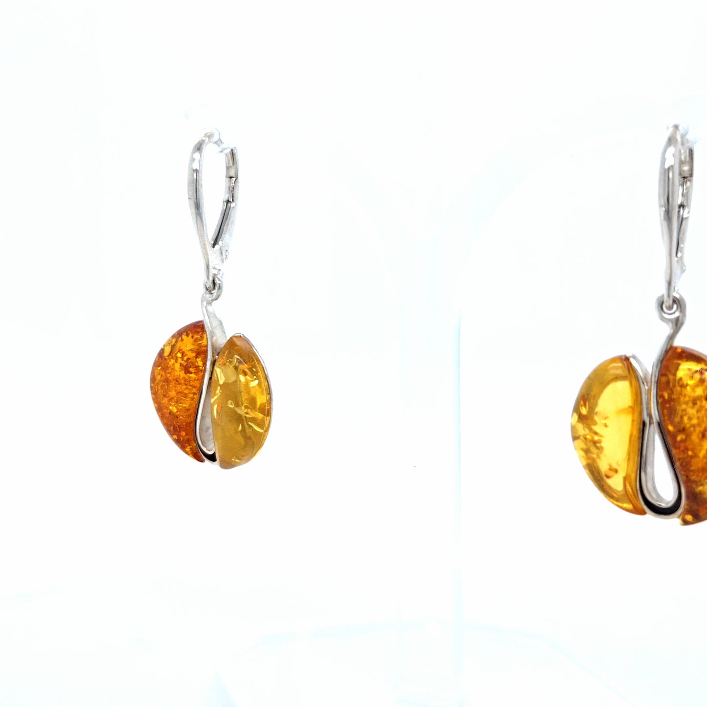 Design Ohrhänger Silber mit warmem Naturbernstein