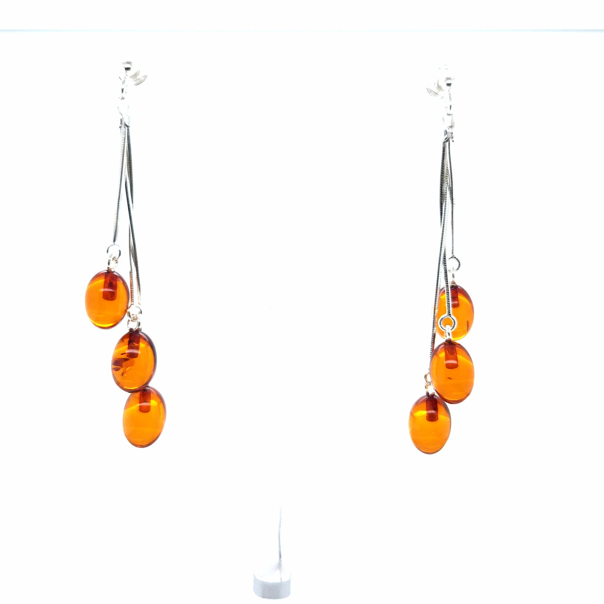 Stilvolle Hänge-Ohrstecker mit echtem Bernstein – Zarter, glänzender Ohrschmuck in leuchtenden Orangetönen