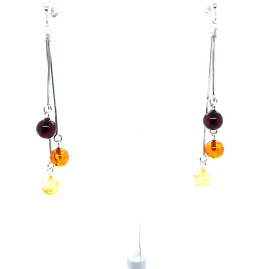 Handgearbeitete Bernstein-Ohrringe für Damen – Vielfältiger Naturstein-Schmuck mit runden Perlen im Ohrstecker-Design
