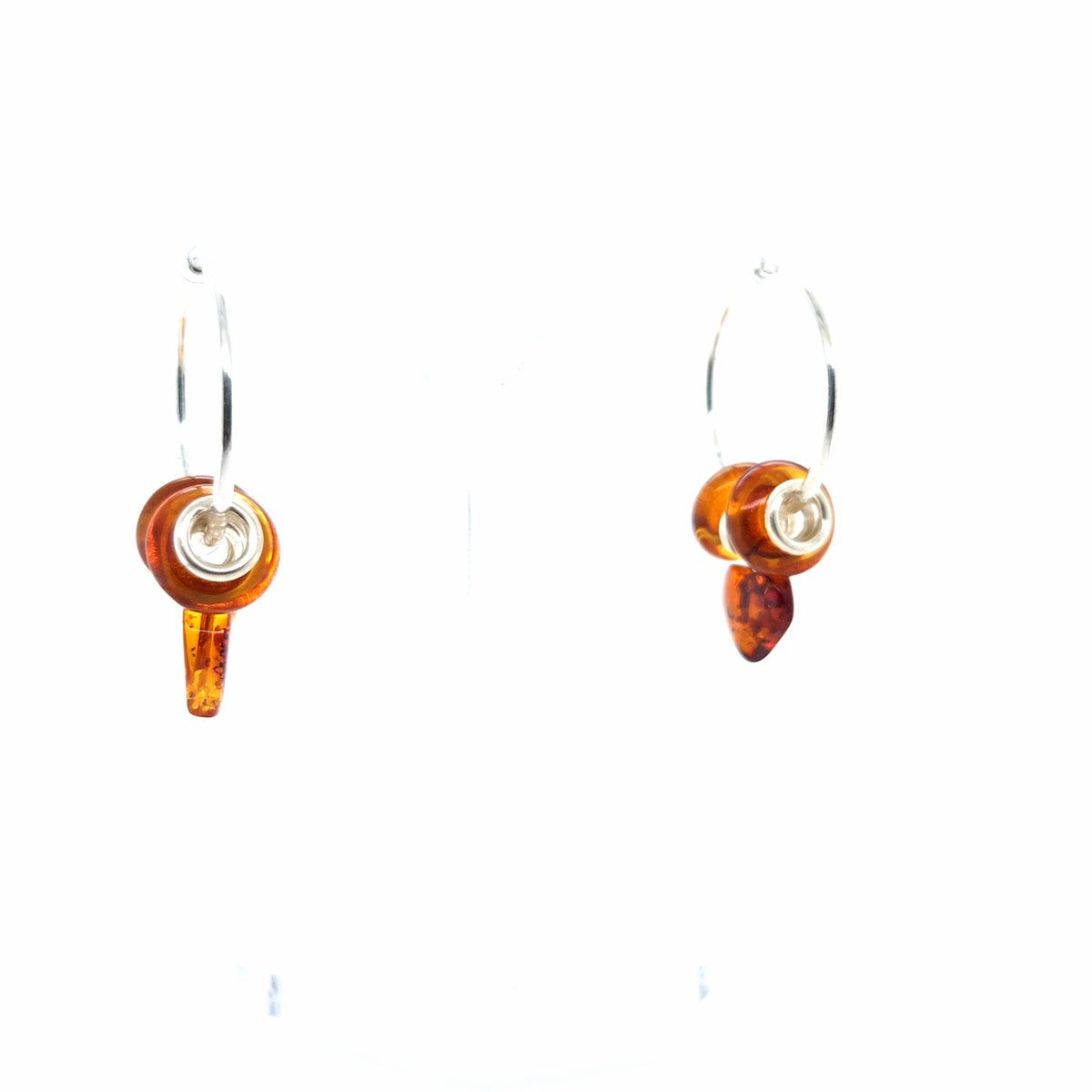 Silber-Creolen mit mehreren Bernstein-Herzen – Handgearbeiteter Ohrschmuck