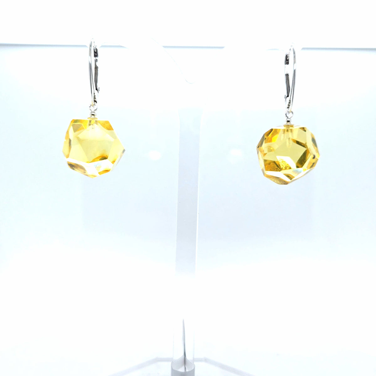 Silber-Ohrhänger Unikat – Eleganter Ohrschmuck mit facettiertem gelbem Ostsee-Bernstein (925er Sterlingsilber)