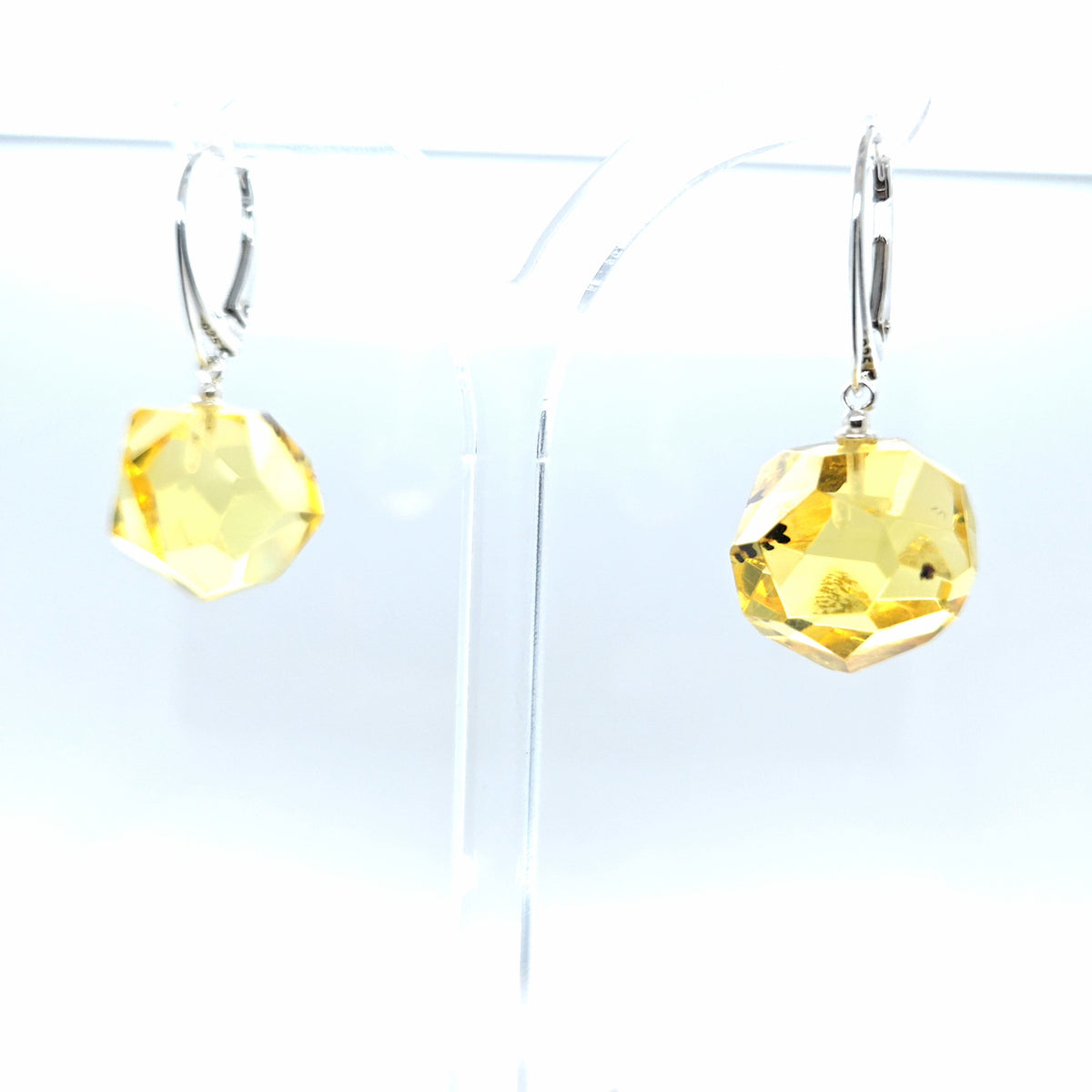Silber-Ohrhänger Unikat – Eleganter Ohrschmuck mit facettiertem gelbem Ostsee-Bernstein (925er Sterlingsilber)