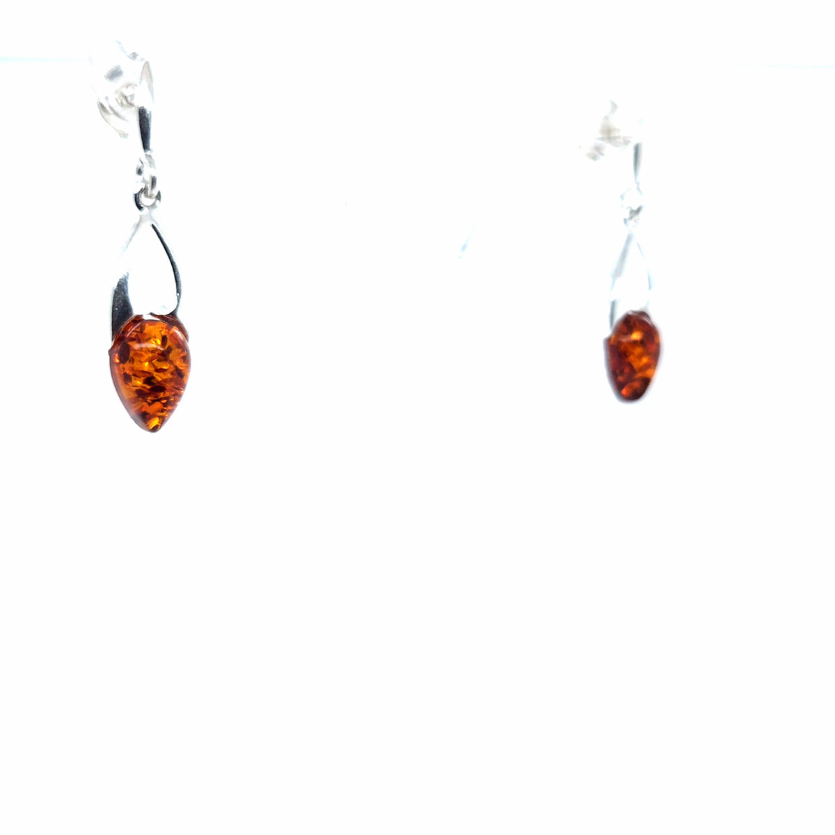 Zarte 925er Silber-Ohrstecker mit echtem Ostsee-Bernstein – Orange & Grün