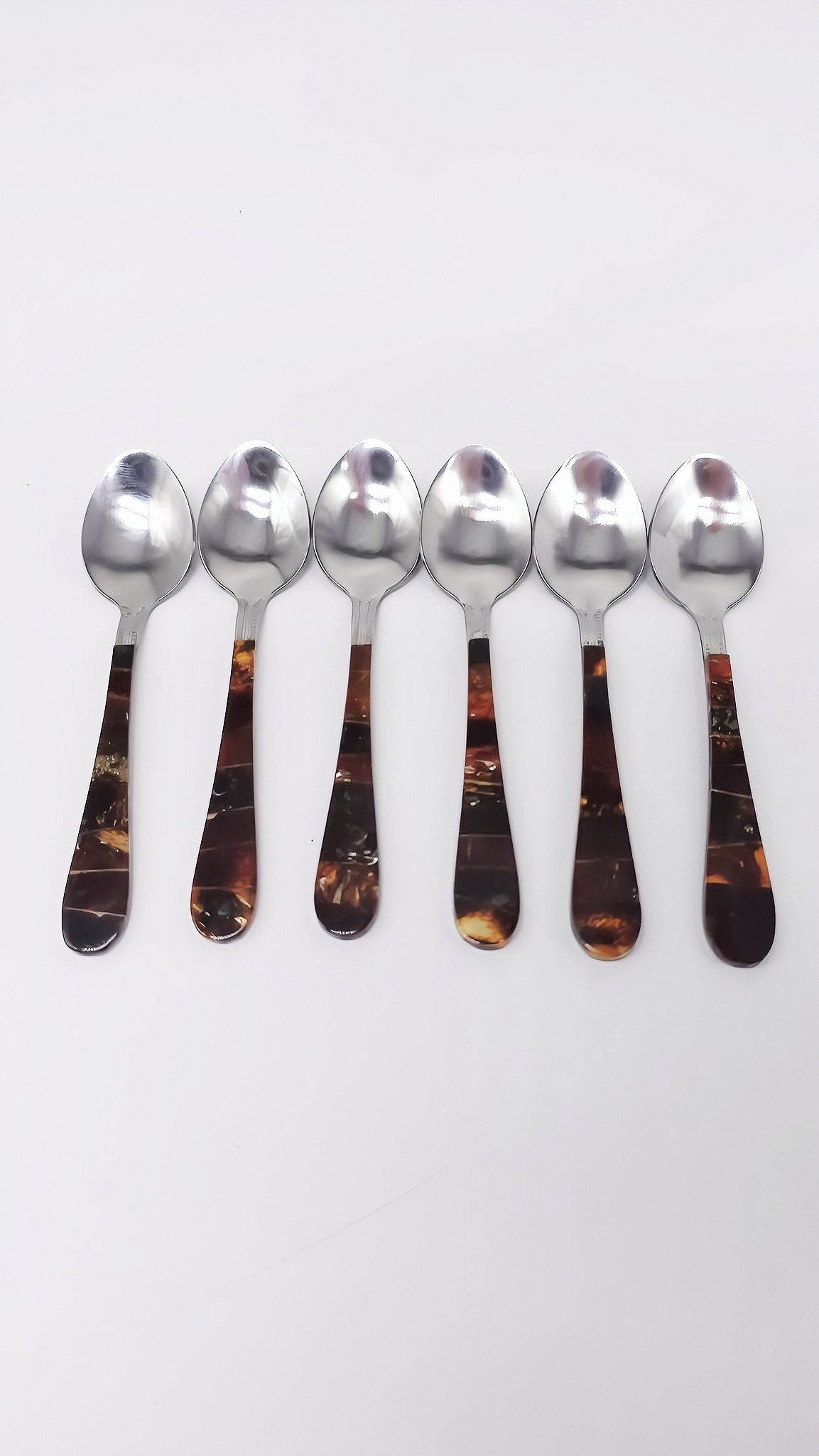 Elegantes Set: 6 Teelöffel mit dunklem Bernstein – ein echter Blickfang