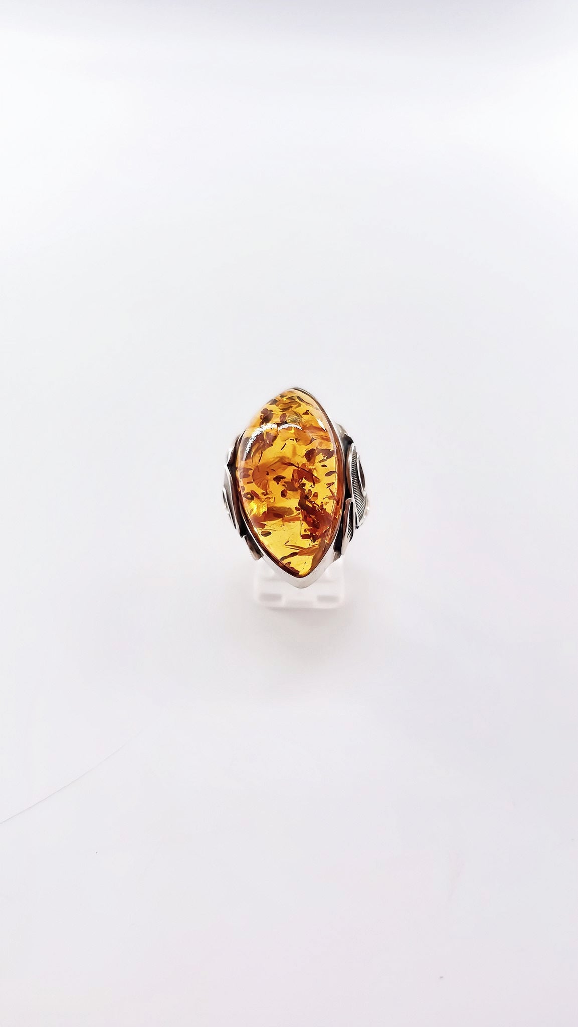 Nature meets elegance: silver ring