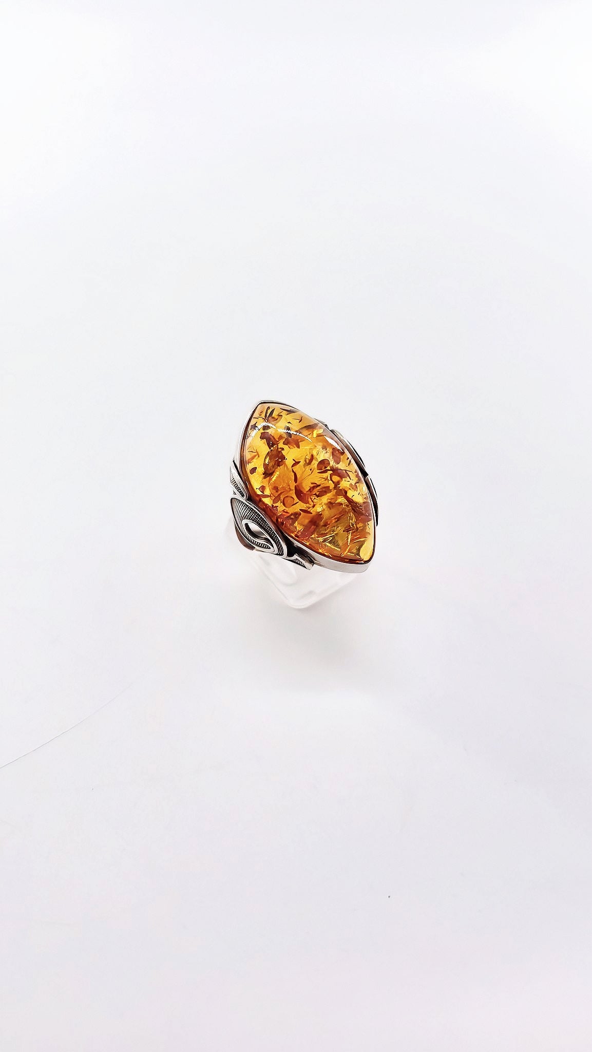 Nature meets elegance: silver ring