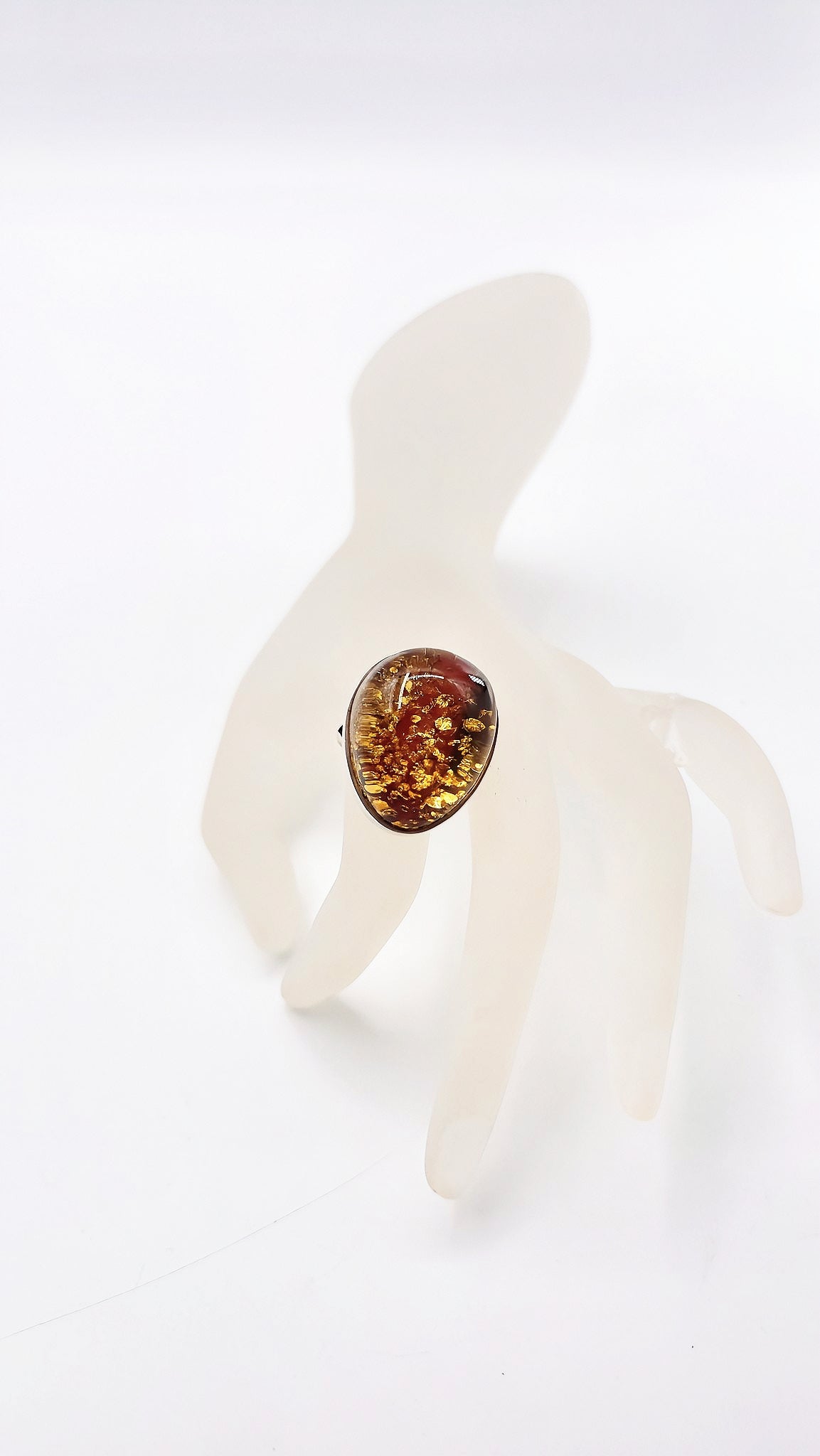 Timelessly beautiful: Adjustable amber ring