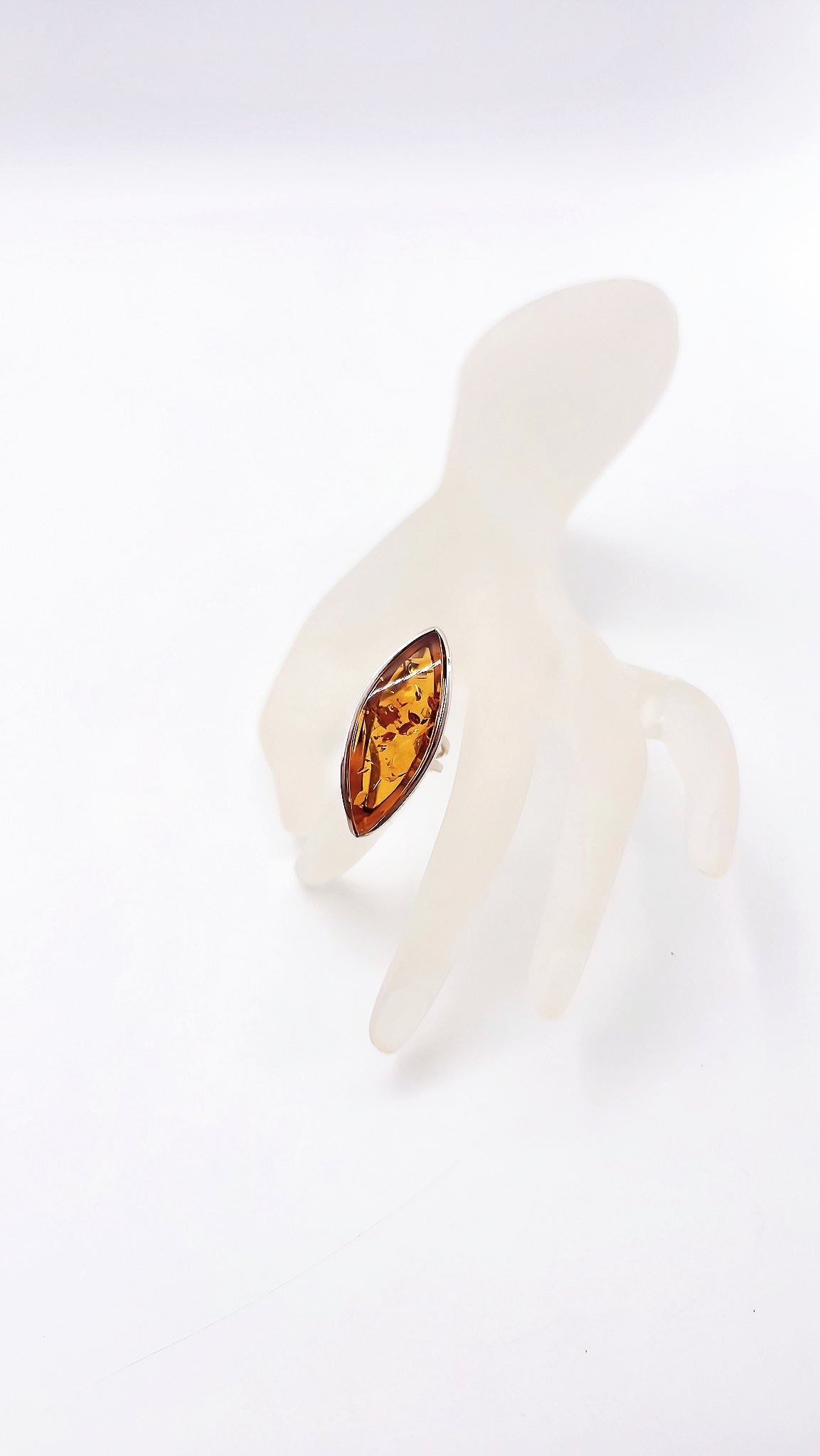 Nature meets luxury: 925 silver ring