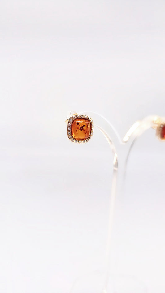 Luxuriöse Bernstein-Ohrstecker für stilvolle Auftritte