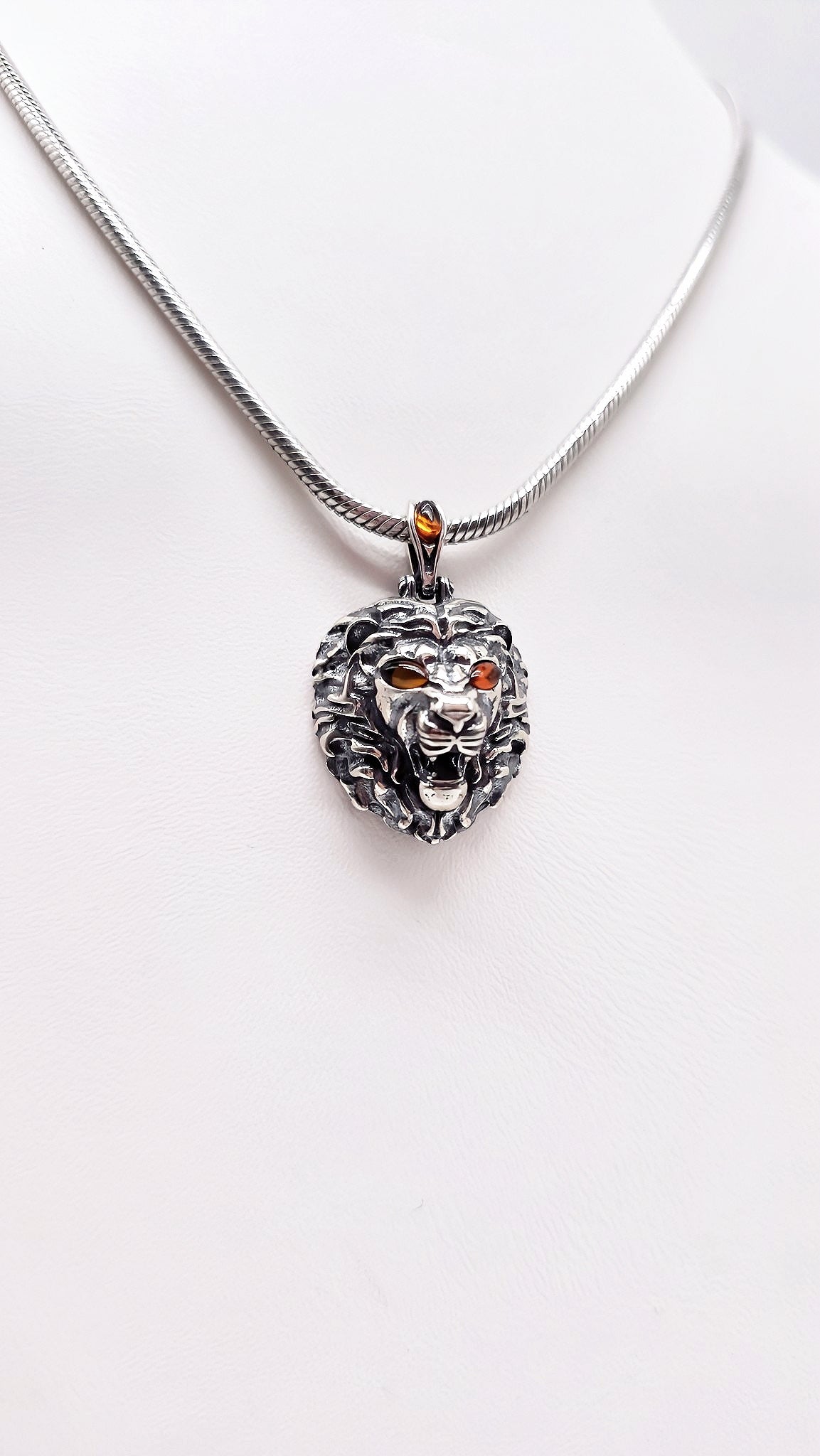 Leeuw Sterrenbeeld Horoscoophanger – 925 Zilver & Barnsteen